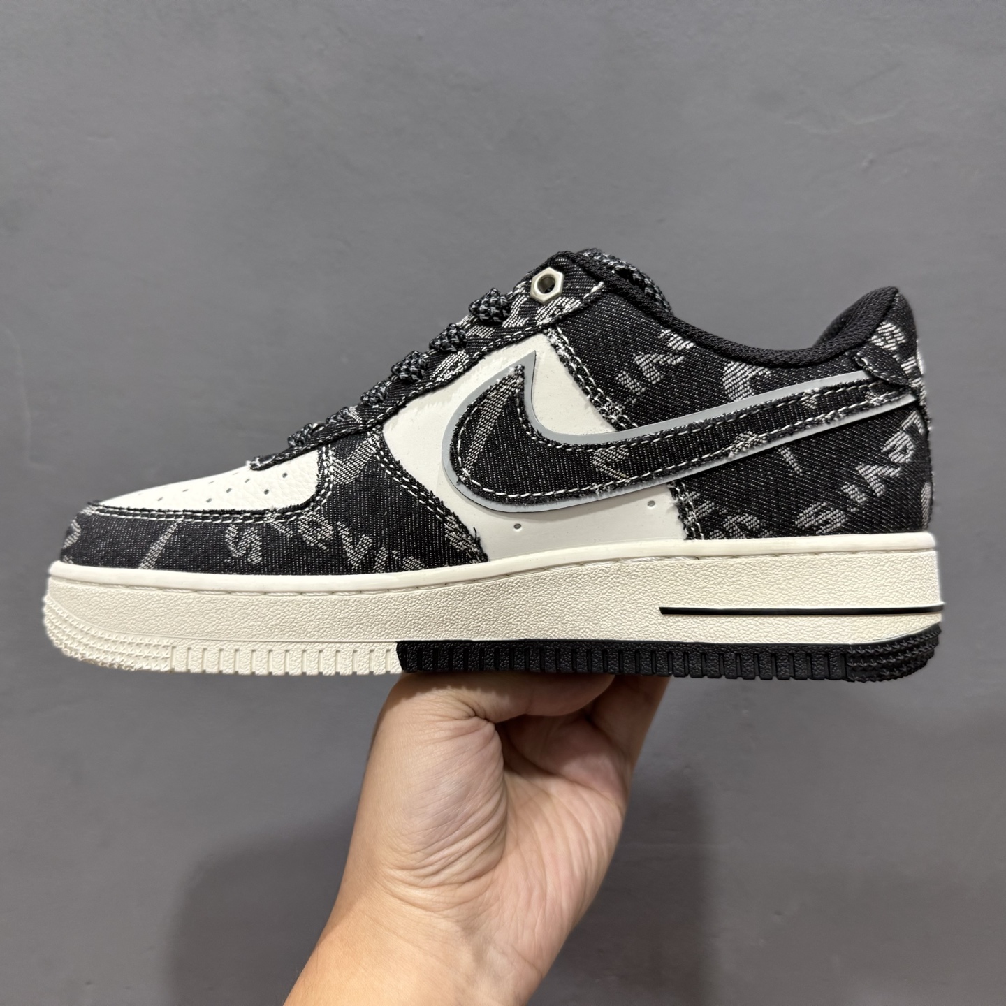 NIke Air Force 1 '07 Low “李维斯联名——双拼黑牛仔”空军一号 低帮 运动鞋 休闲鞋 YX5066-312 NIke Air Force 1 '07 Low “李维斯联名——双拼黑牛仔”空军一号 低帮 运动鞋 休闲鞋 YX5066-312