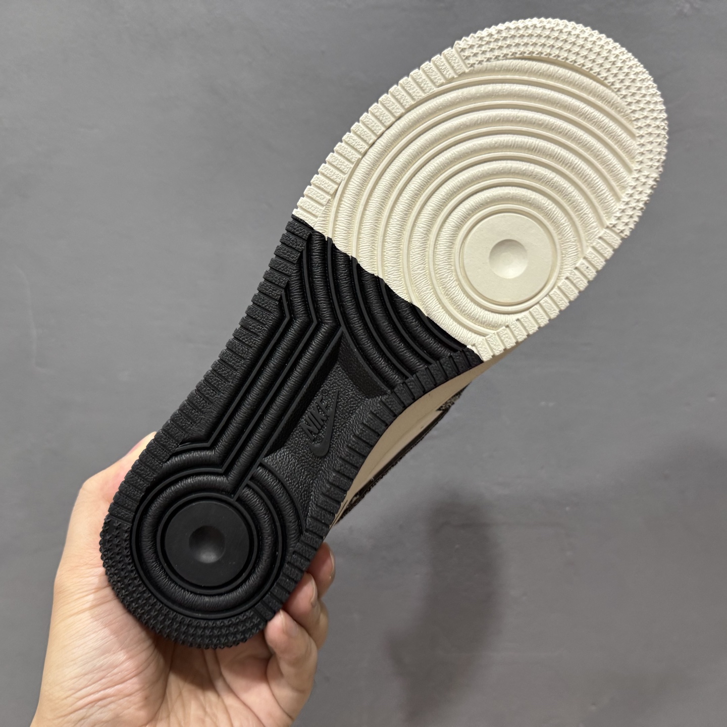 NIke Air Force 1 '07 Low “李维斯联名——双拼黑牛仔”空军一号 低帮 运动鞋 休闲鞋 YX5066-312 NIke Air Force 1 '07 Low “李维斯联名——双拼黑牛仔”空军一号 低帮 运动鞋 休闲鞋 YX5066-312