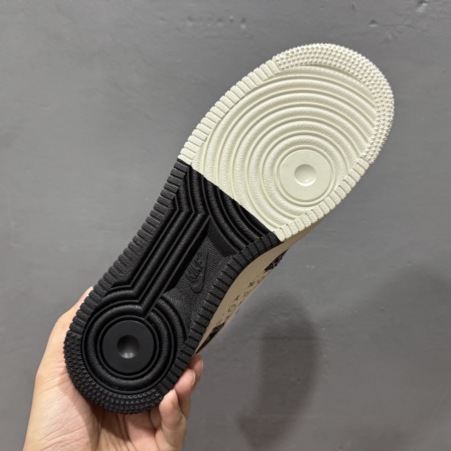 NIke Air Force 1 '07 Low “李维斯联名——双拼黑牛仔”空军一号 低帮 运动鞋 休闲鞋 YX5066-317