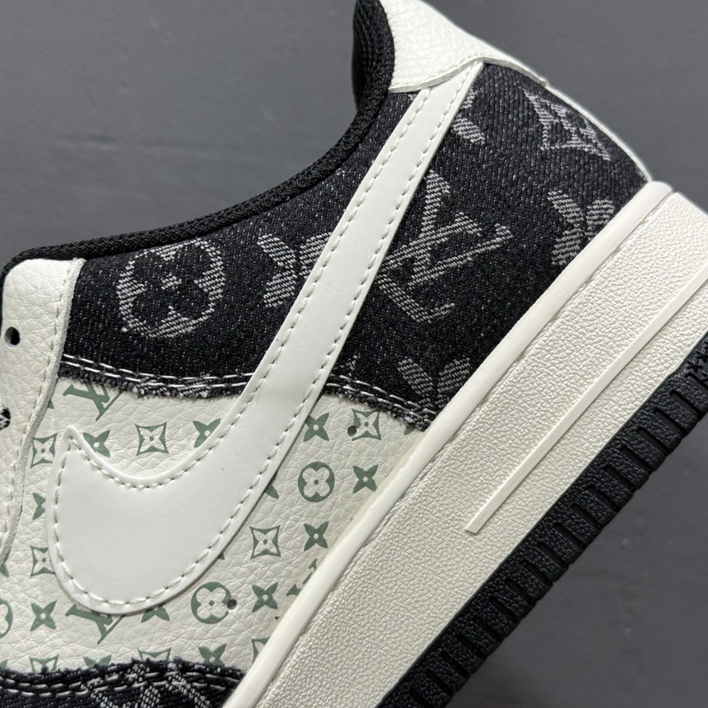 NIke Air Force 1 '07 Low “李维斯联名——双拼黑牛仔”空军一号 低帮 运动鞋 休闲鞋 YX5066-317
