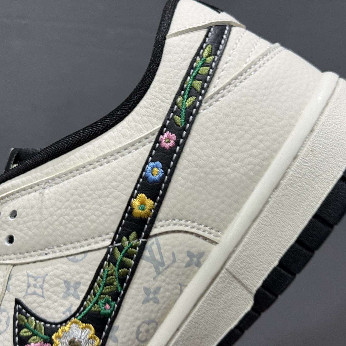Nike Dunk Low 米白黑lv印花 DS6608-017