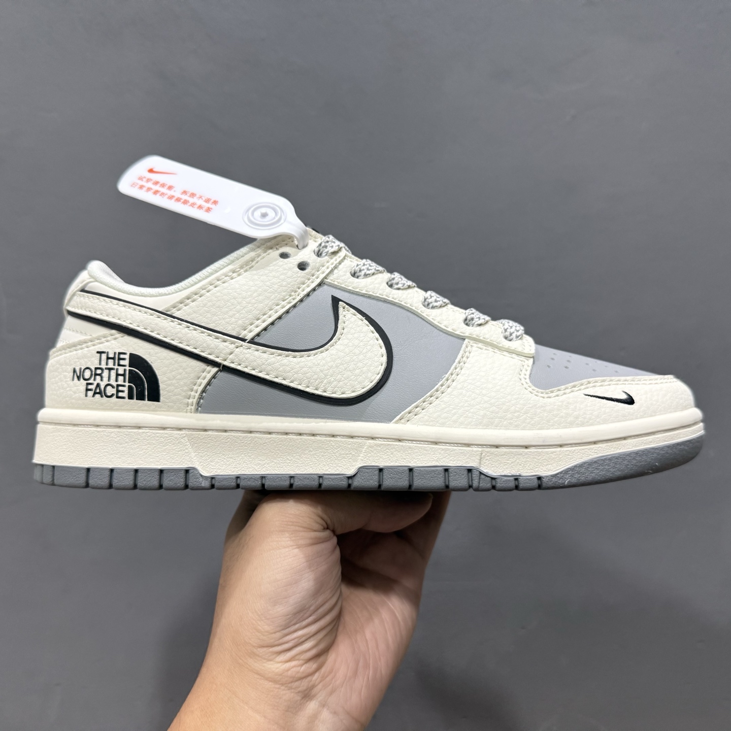 The North Face x Nike Dunk Low 米黑灰拼接 JP1628-024 The North Face x Nike Dunk Low 米黑灰拼接 JP1628-024