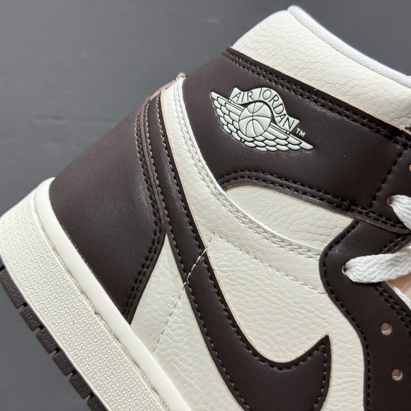 Nike AIR JORDAN 1 MID AJ1 “酒红色”低帮文化篮球鞋 FD2596-200