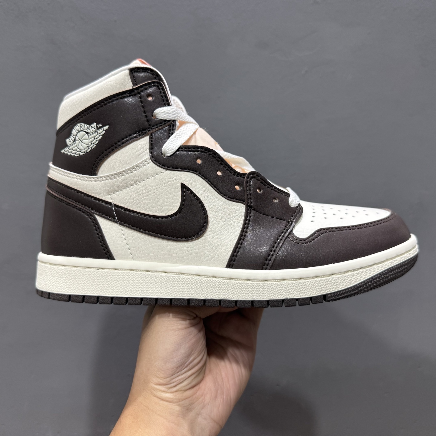 Nike AIR JORDAN 1 MID AJ1 “酒红色”低帮文化篮球鞋 FD2596-200