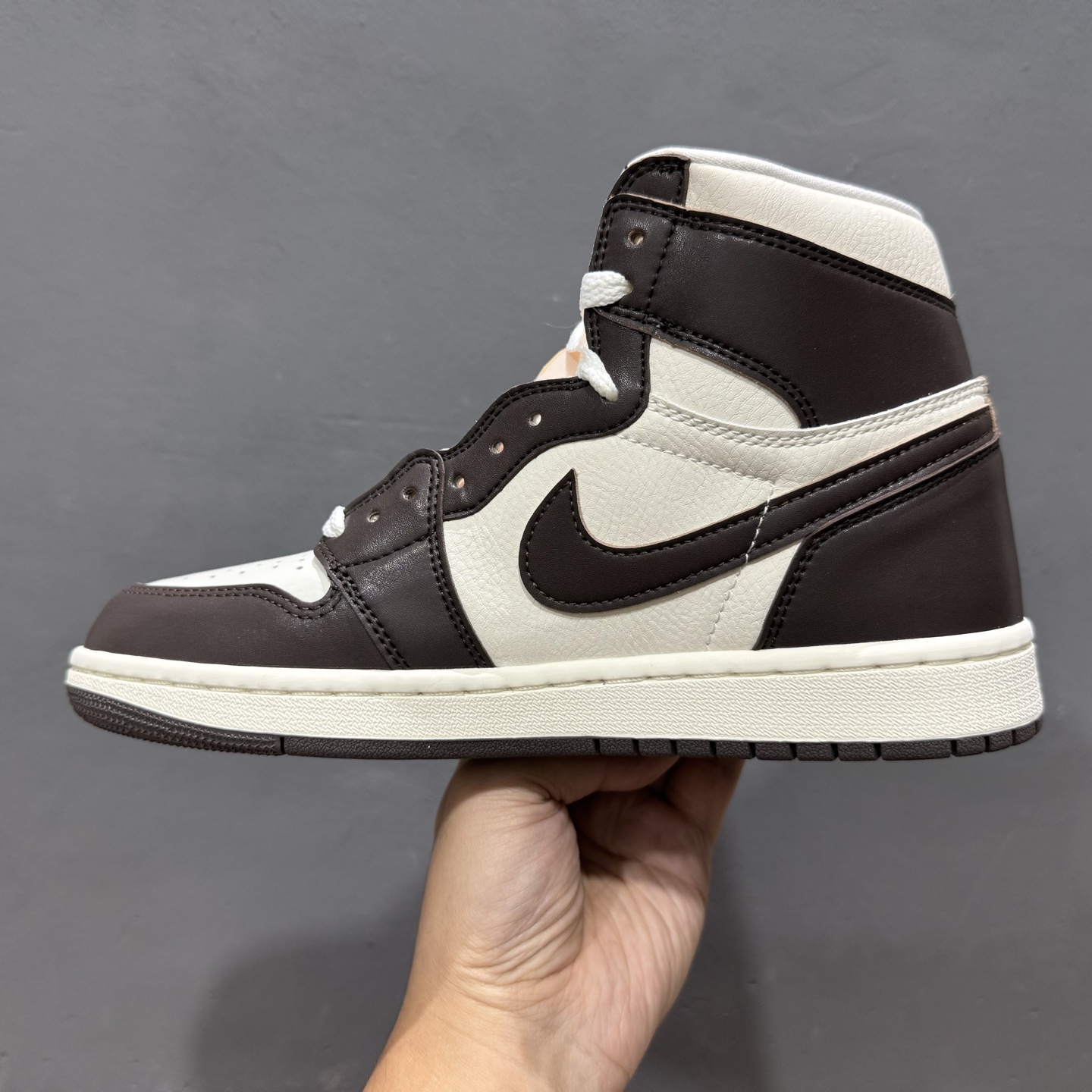 Nike AIR JORDAN 1 MID AJ1 “酒红色”低帮文化篮球鞋 FD2596-200