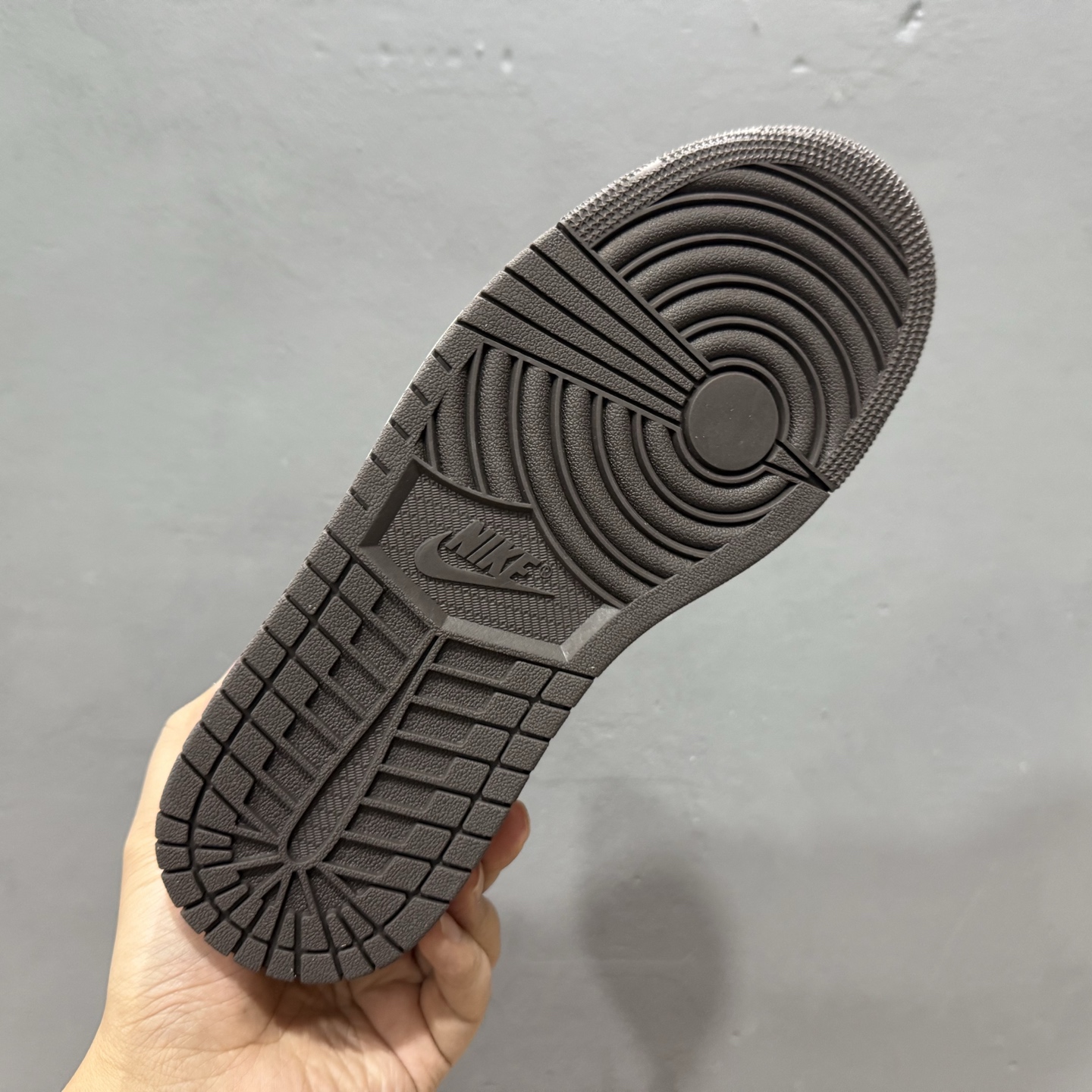 Nike AIR JORDAN 1 MID AJ1 “酒红色”低帮文化篮球鞋 FD2596-200