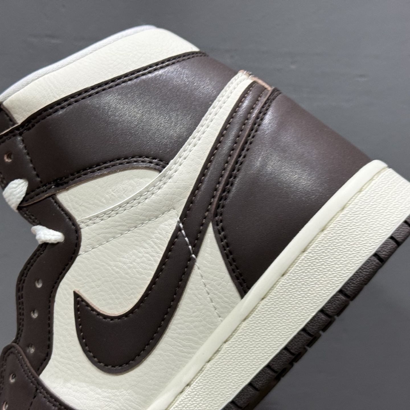 Nike AIR JORDAN 1 MID AJ1 “酒红色”低帮文化篮球鞋 FD2596-200