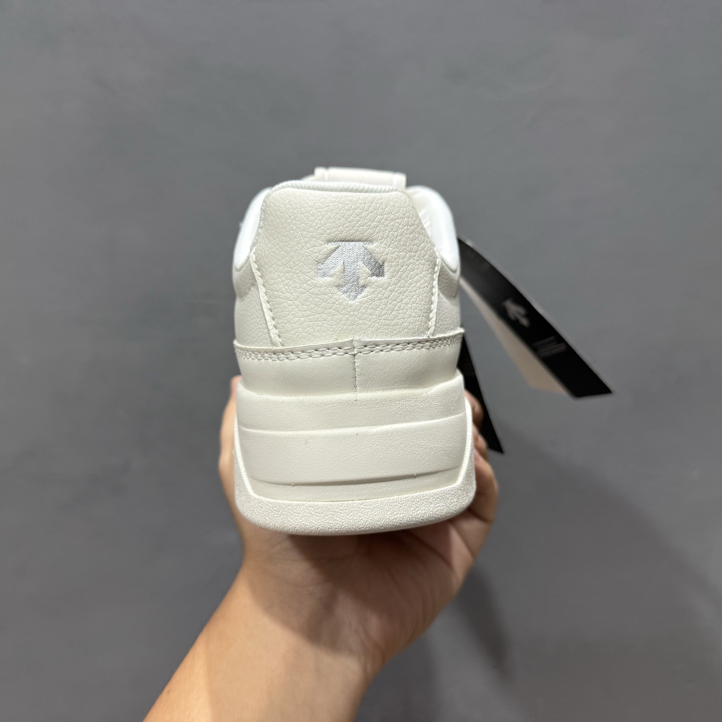 300 L/DESCENTE 同步上架小白鞋适合技术路线单日徒步穿着 aeriosflgtx鞋受到长途野外跑步鞋-Chinese UA Cheap High Quatity Brand Clothes Bags handbags Sneakers wholesale wholesaler seller from China Factory suppliers Fashion Clothing Shoes best Quality Beautiful Price 300 L/DESCENTE 同步上架小白鞋适合技术路线单日徒步穿着 aeriosflgtx鞋受到长途野外跑步鞋