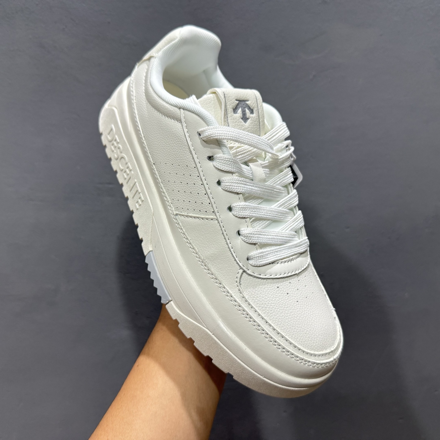 300 L/DESCENTE 同步上架小白鞋适合技术路线单日徒步穿着 aeriosflgtx鞋受到长途野外跑步鞋-Chinese UA Cheap High Quatity Brand Clothes Bags handbags Sneakers wholesale wholesaler seller from China Factory suppliers Fashion Clothing Shoes best Quality Beautiful Price 300 L/DESCENTE 同步上架小白鞋适合技术路线单日徒步穿着 aeriosflgtx鞋受到长途野外跑步鞋