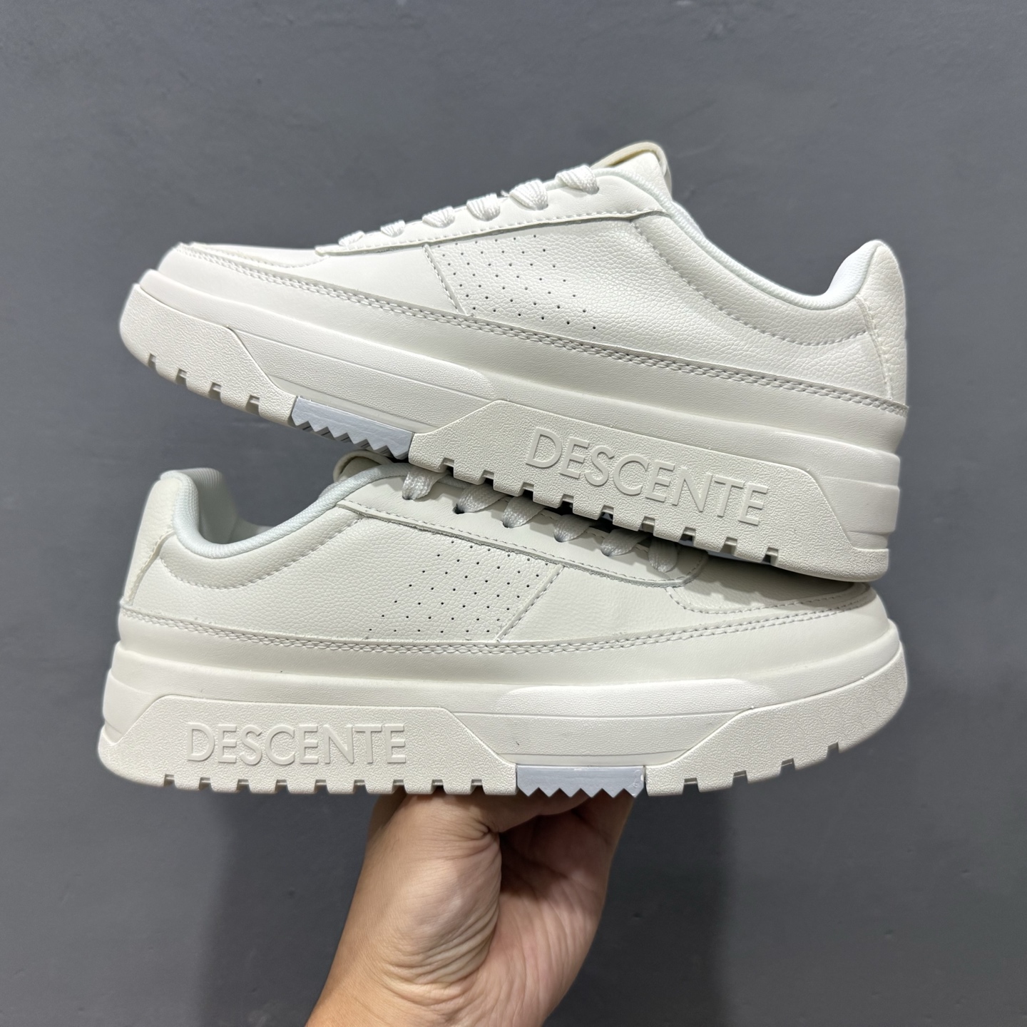 300 L/DESCENTE 同步上架小白鞋适合技术路线单日徒步穿着 aeriosflgtx鞋受到长途野外跑步鞋-Chinese UA Cheap High Quatity Brand Clothes Bags handbags Sneakers wholesale wholesaler seller from China Factory suppliers Fashion Clothing Shoes best Quality Beautiful Price 300 L/DESCENTE 同步上架小白鞋适合技术路线单日徒步穿着 aeriosflgtx鞋受到长途野外跑步鞋