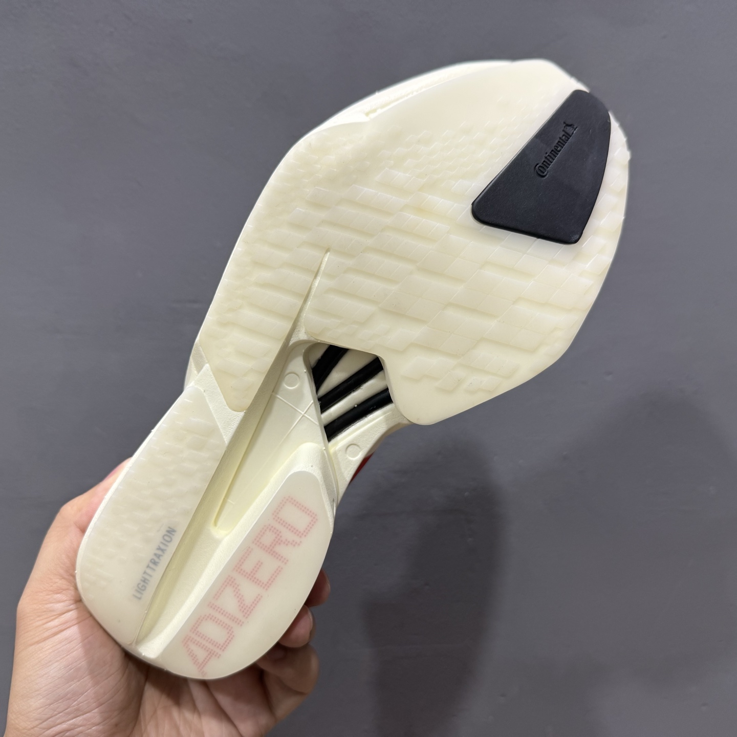 外贸版 Adidas Adizero Adios 4 M 阿迪透气轻盈低帮跑步鞋 JR6363 外贸版 Adidas Adizero Adios 4 M 阿迪透气轻盈低帮跑步鞋 JR6363