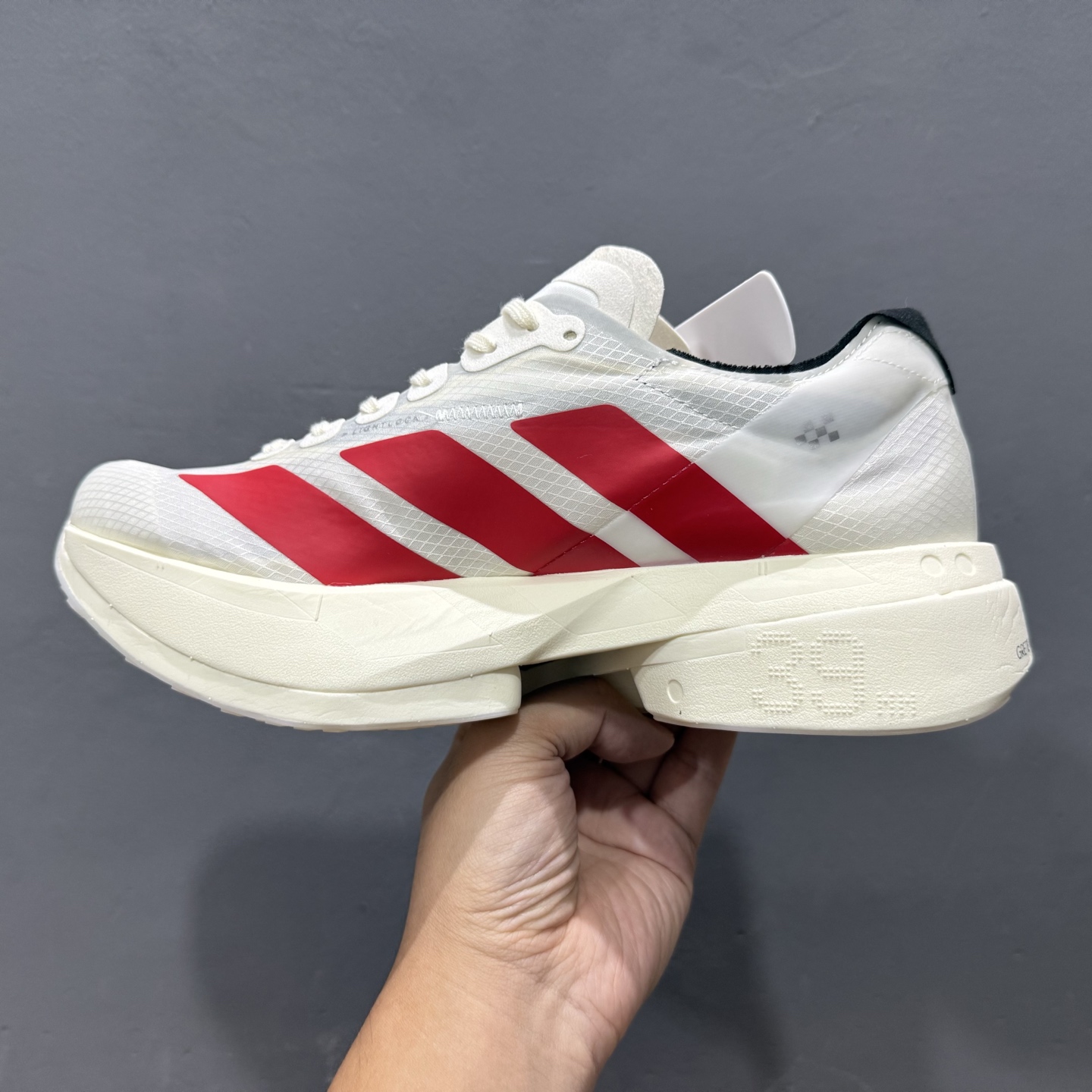 外贸版 Adidas Adizero Adios 4 M 阿迪透气轻盈低帮跑步鞋 JR6363 外贸版 Adidas Adizero Adios 4 M 阿迪透气轻盈低帮跑步鞋 JR6363