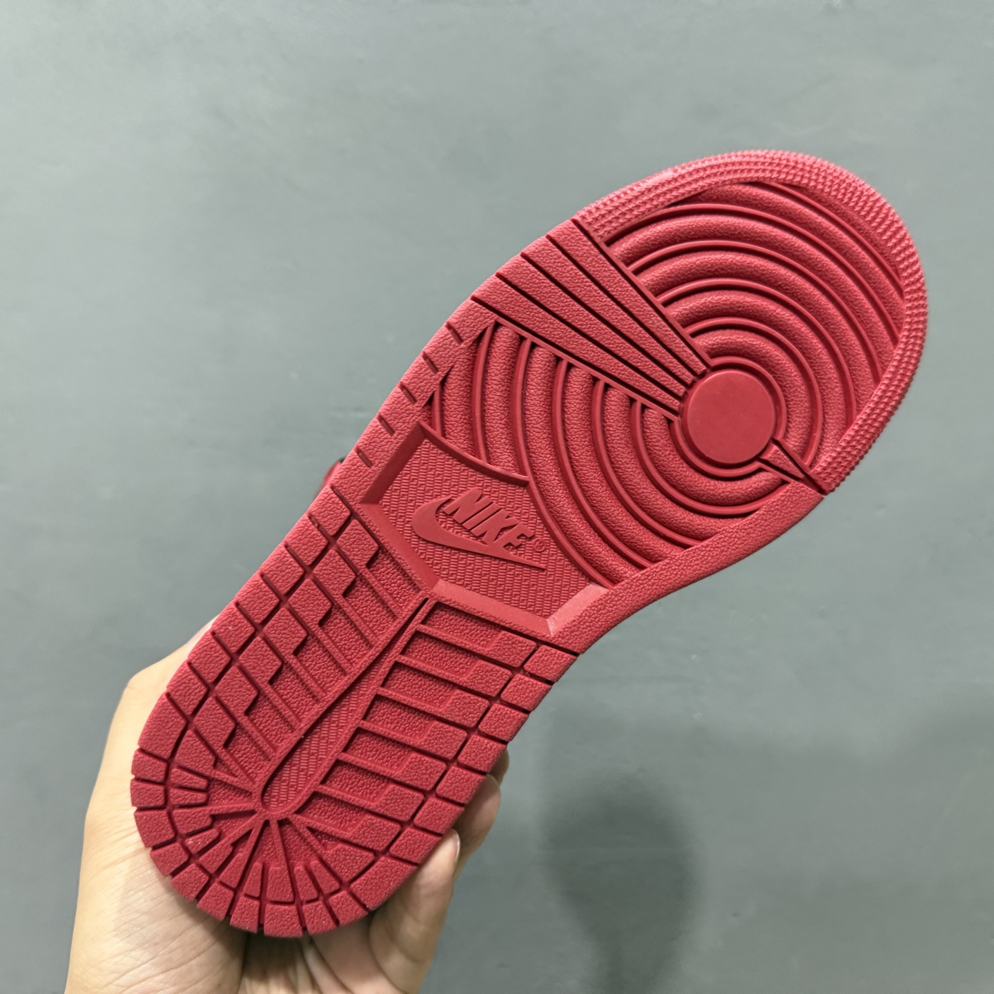 Air Jordan AJ1 Retro High 高帮黑脚趾 DZ5485-106