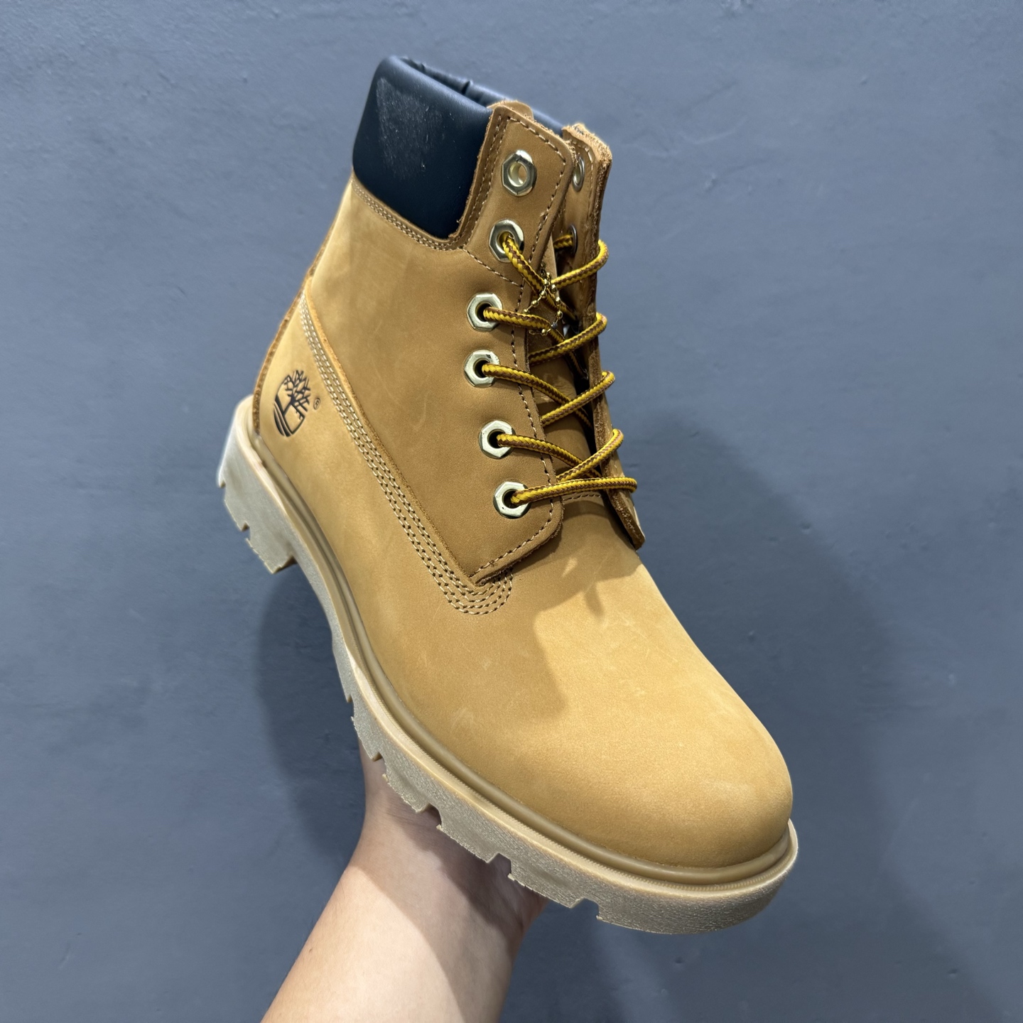 240 Timberland添柏岚/天伯伦经典款户外休闲高帮大黄靴
