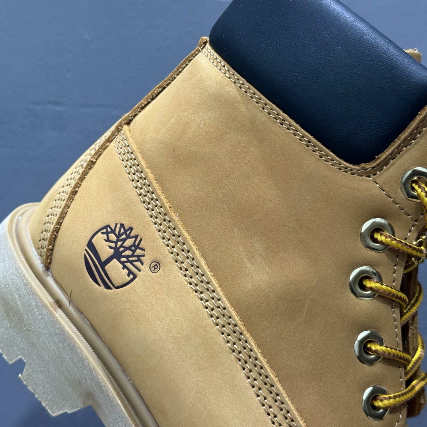 240 Timberland添柏岚/天伯伦经典款户外休闲高帮大黄靴