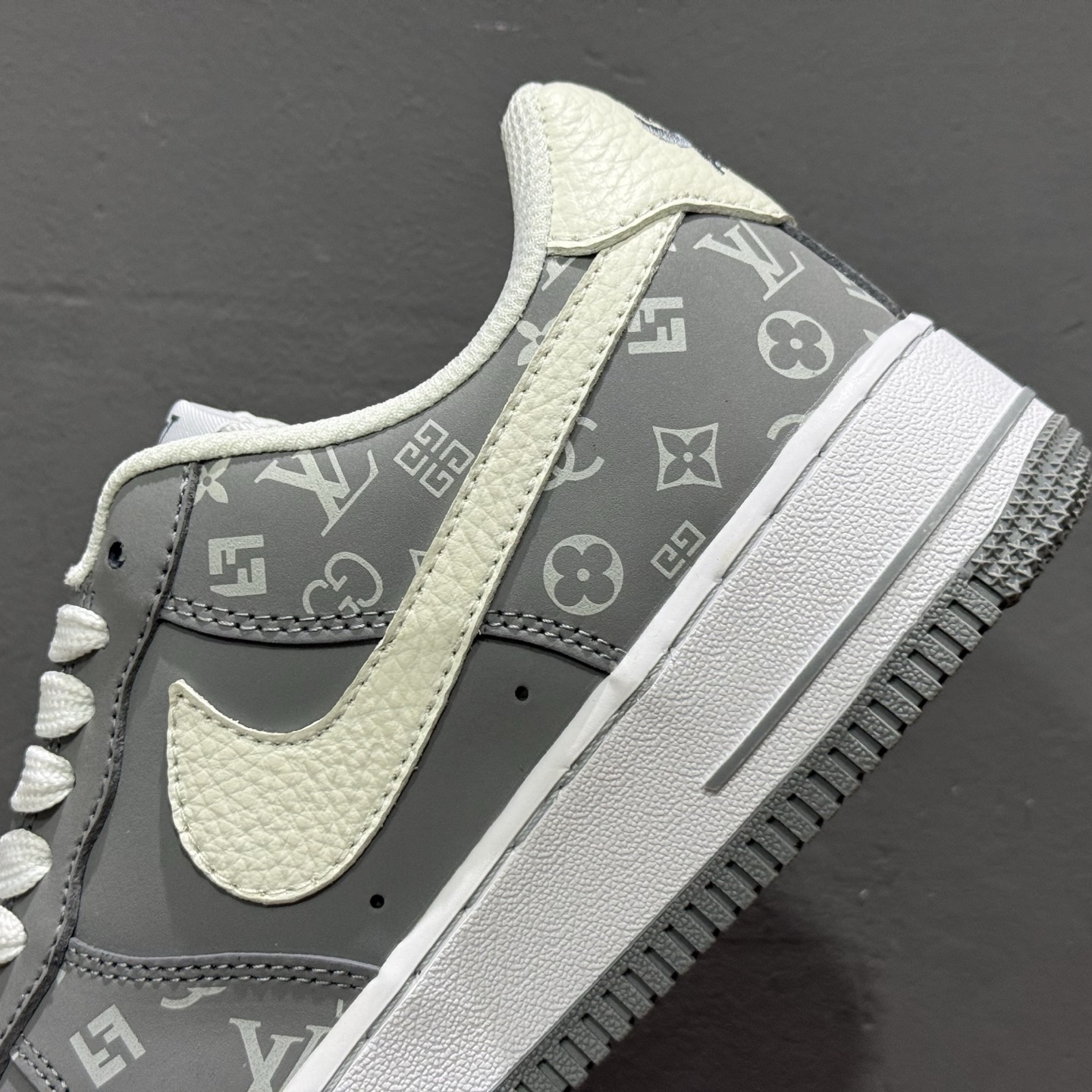 NIke Air Force 1 '07 Low LV联名--灰白印花 空军一号低帮 运动鞋 休闲鞋 NH0601-575
