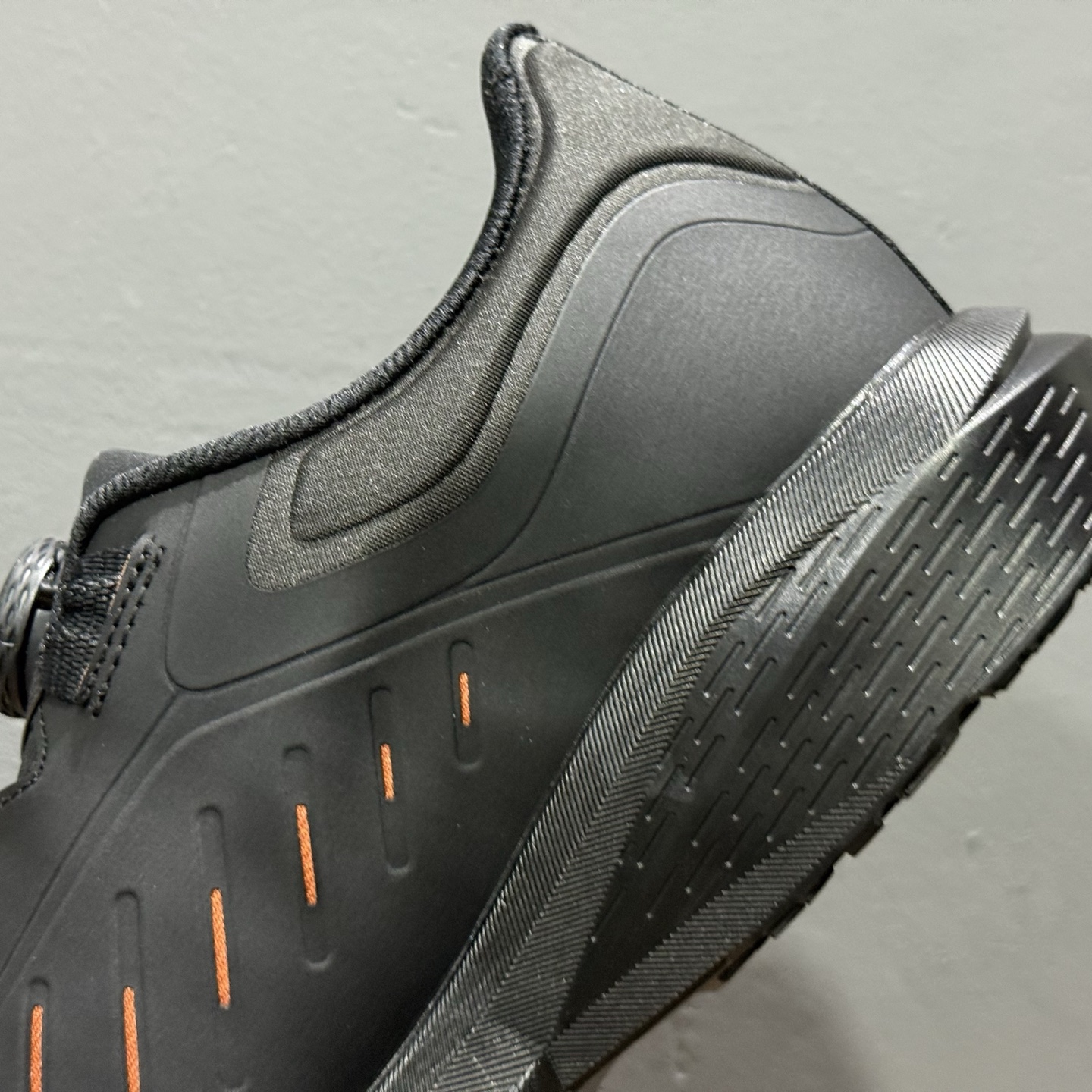 320 迪桑特Descente Dfluid Dfluid 运动慢跑鞋