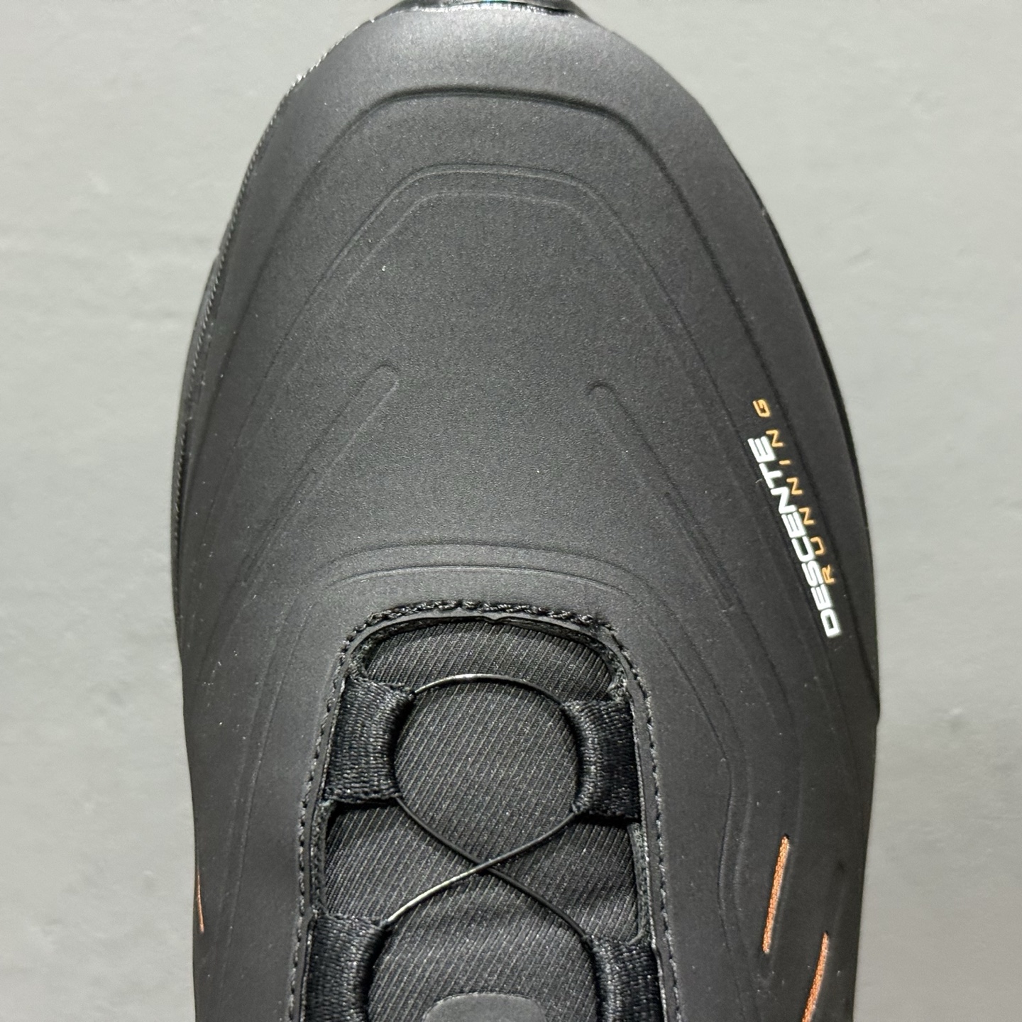 320 迪桑特Descente Dfluid Dfluid 运动慢跑鞋