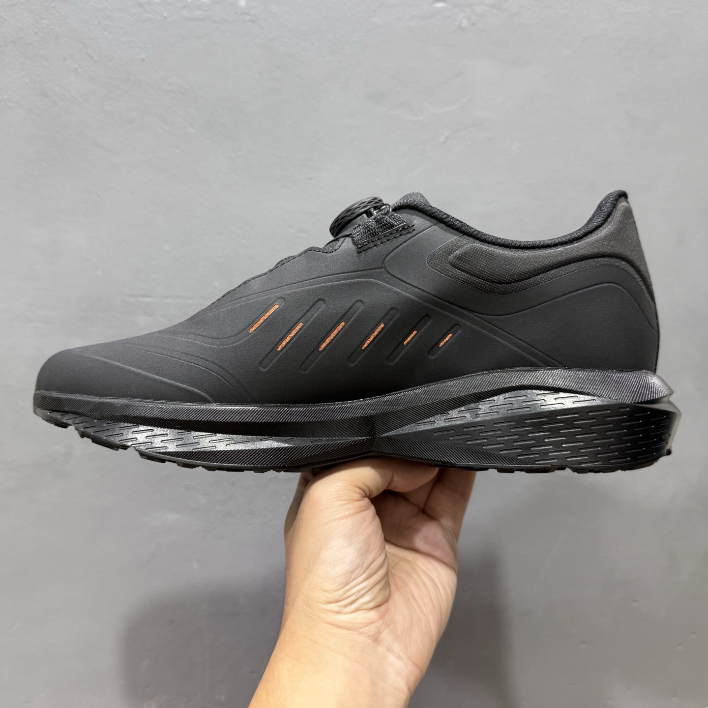 320 迪桑特Descente Dfluid Dfluid 运动慢跑鞋