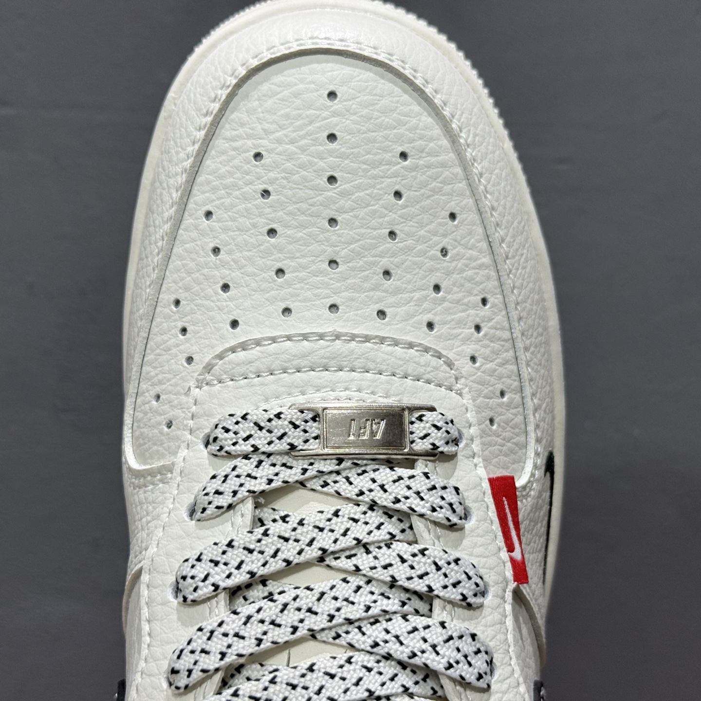 NIke Air Force 1 '07 Low “古驰联名——双拼小黑勾”空军一号 低帮 运动鞋 休闲鞋 CS5288-009 NIke Air Force 1 '07 Low “古驰联名——双拼小黑勾”空军一号 低帮 运动鞋 休闲鞋 CS5288-009