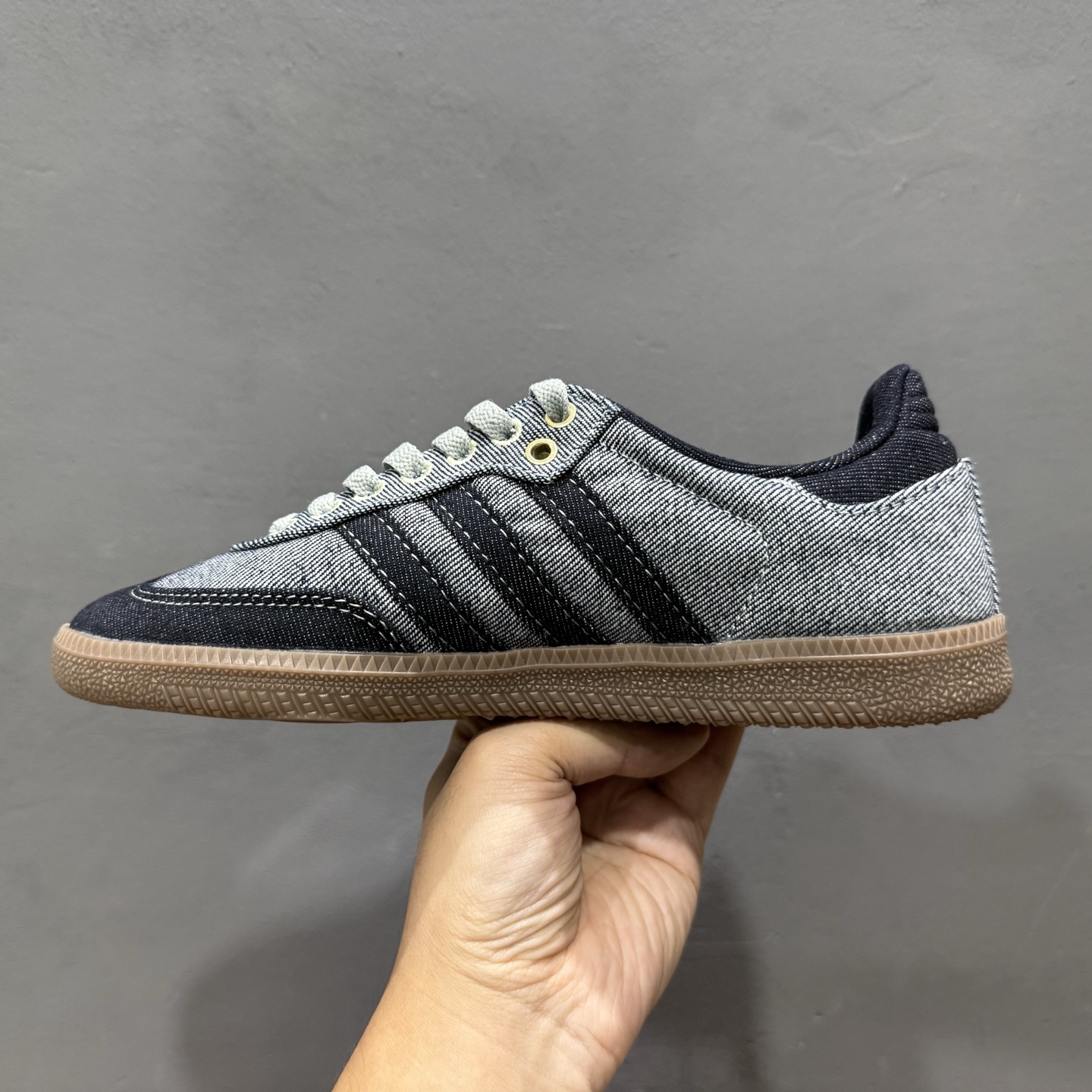 Adidas三叶草SAMBA W 休闲板鞋 KJ8859 Adidas三叶草SAMBA W 休闲板鞋 KJ8859
