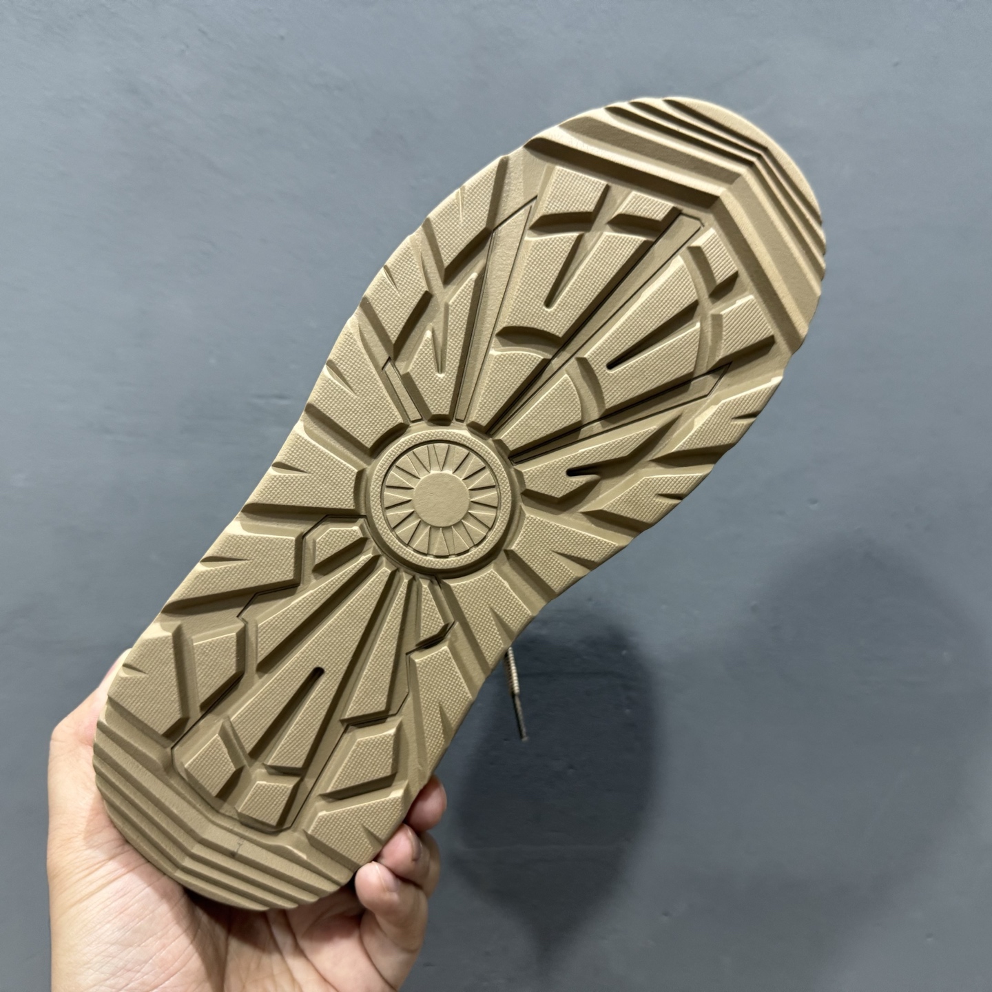 280 美国轻奢品牌 UGG Tasman Weather Hybrid 塔斯曼混合系列户外中帮休闲马丁靴雪地靴UGG秋冬新品