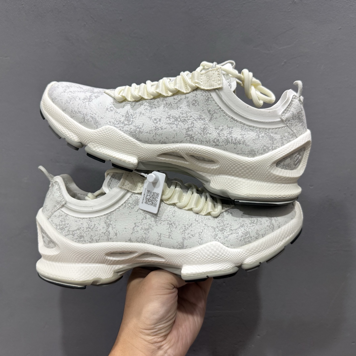 280 ECCO爱步防水运动鞋男 皮面休闲鞋户外男鞋