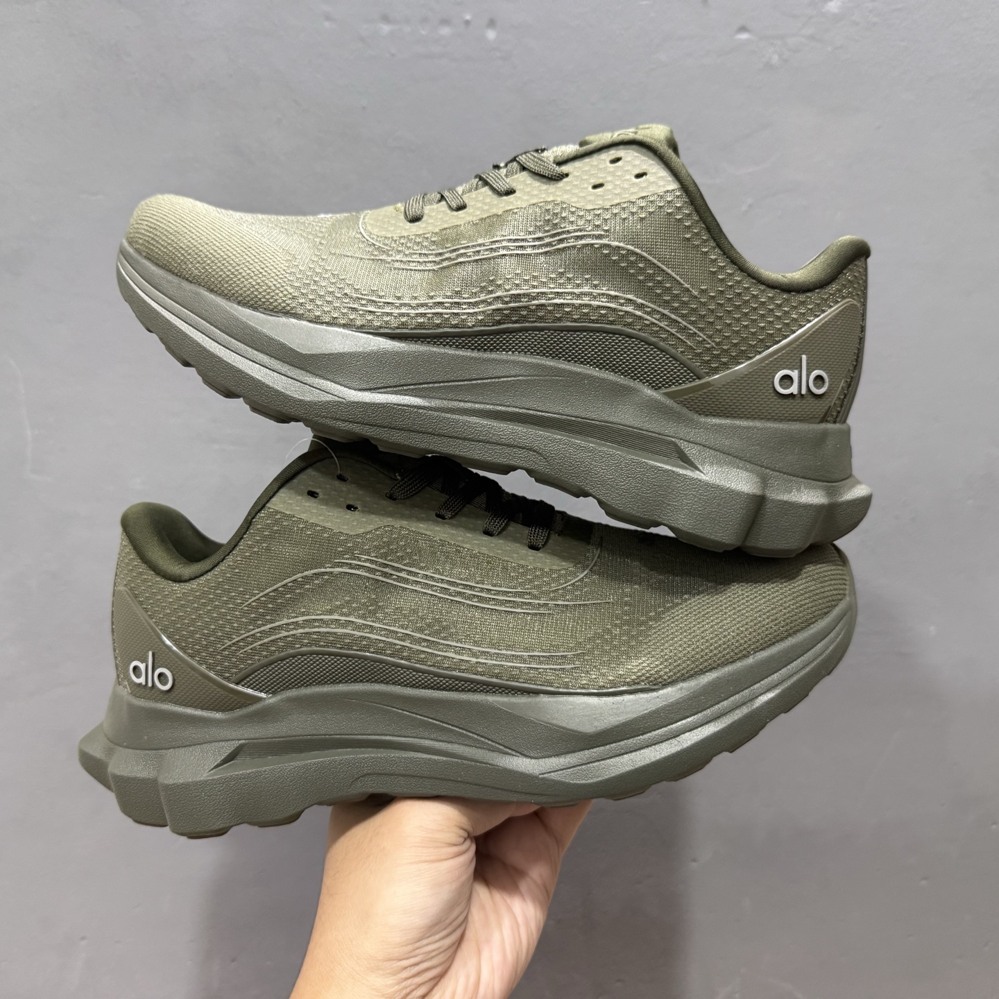 200 Alo Yoga Sunset Sneaker 徳训生活休闲鞋 A0891U