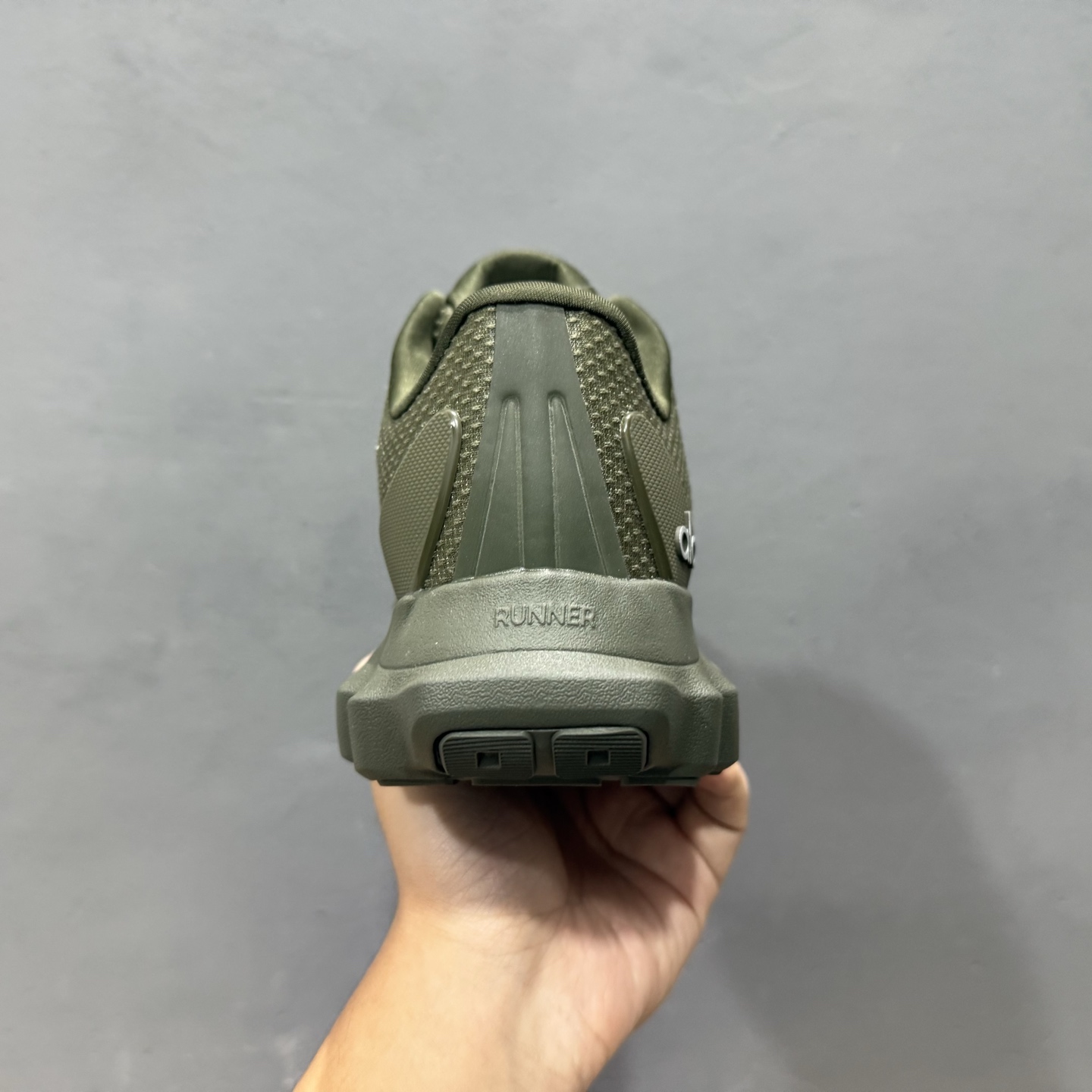 200 Alo Yoga Sunset Sneaker 徳训生活休闲鞋 A0891U