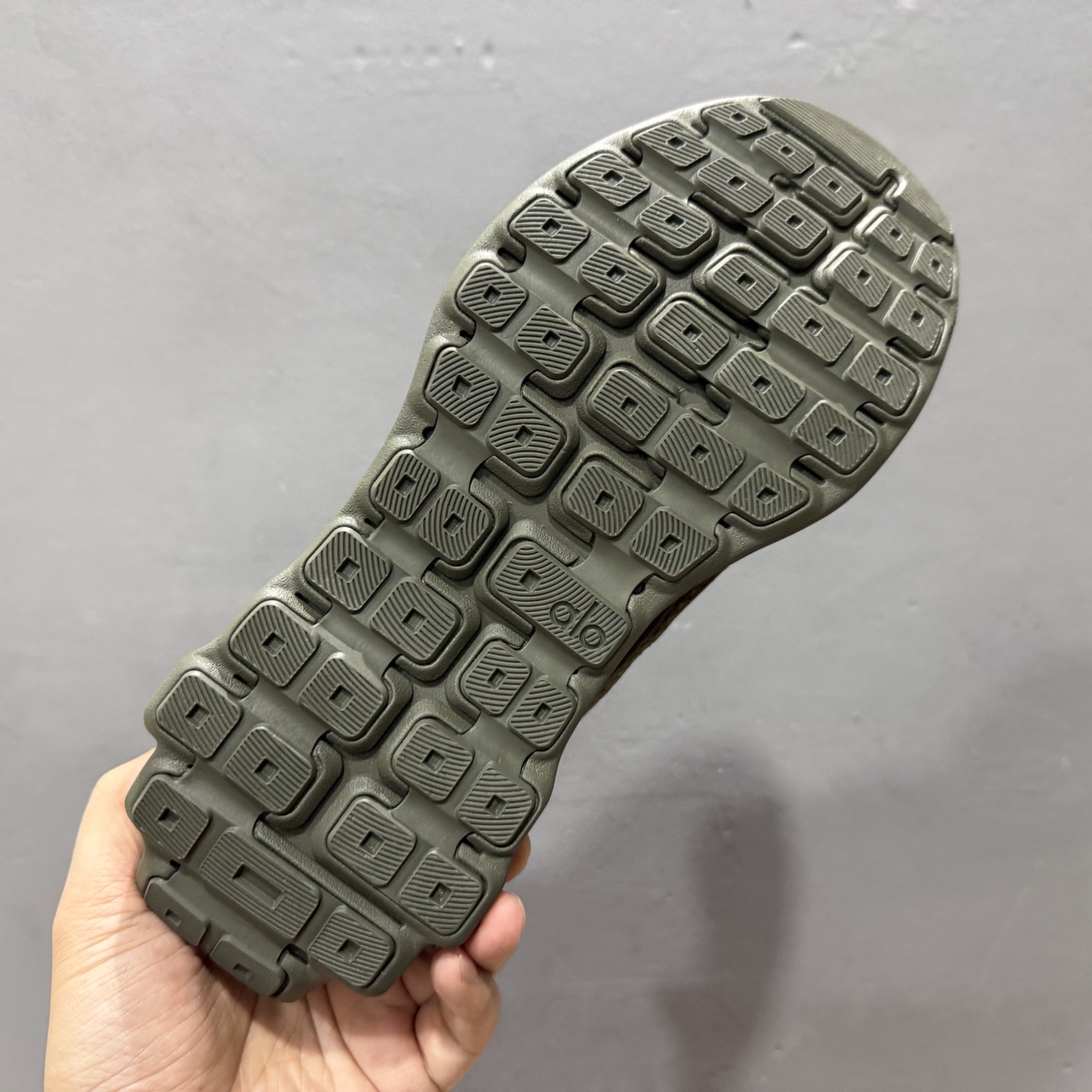 200 Alo Yoga Sunset Sneaker 徳训生活休闲鞋 A0891U