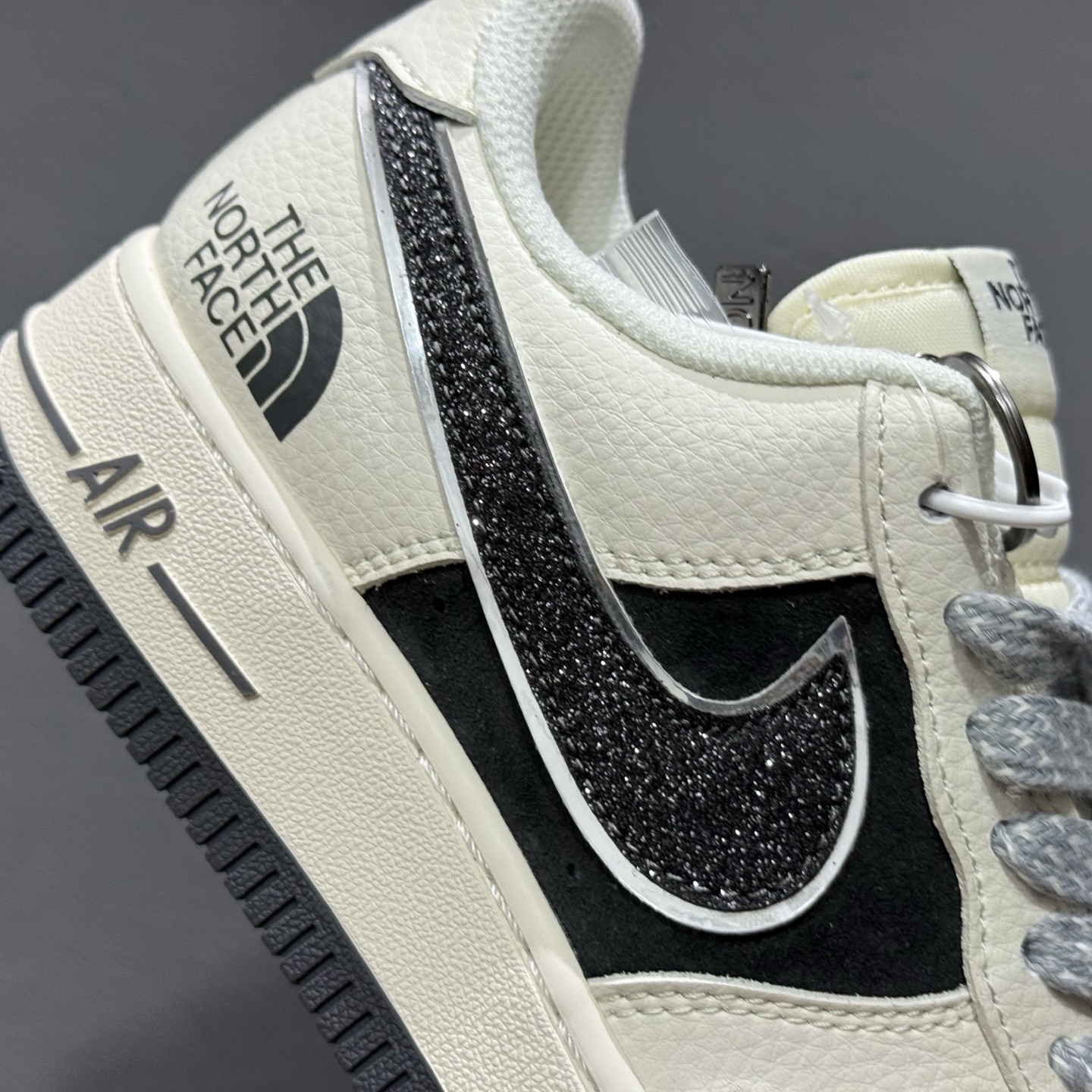 200 独家实拍NIKE AIR FORCE 1‘07 LV8 北面联名 QY6818-527-Chinese UA Cheap High Quatity Brand Clothes Bags handbags Sneakers wholesale wholesaler seller from China Factory suppliers Fashion Clothing Shoes best Quality Beautiful Price 200 独家实拍NIKE AIR FORCE 1‘07 LV8 北面联名 QY6818-527