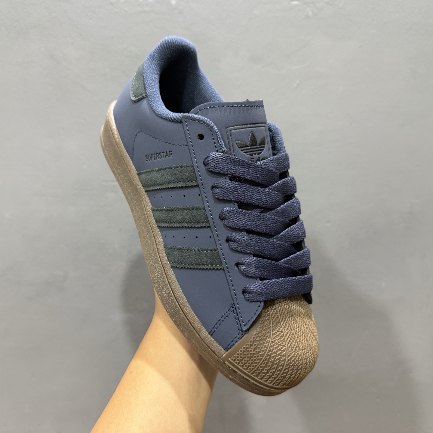 140 ：Adidas Originals Superstar贝壳头系列 阿迪达斯 低帮经典百搭休闲运动板鞋 JQ3226-132