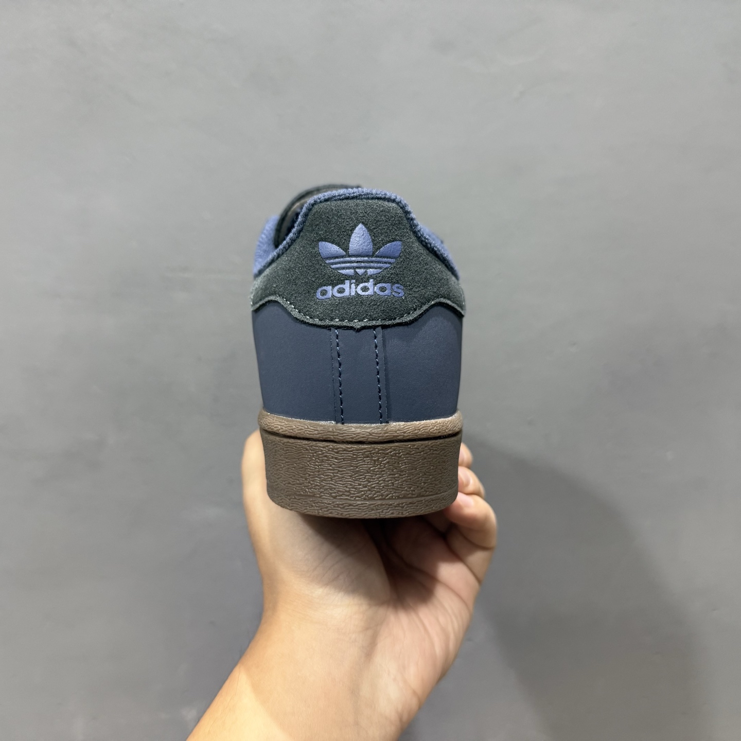 140 ：Adidas Originals Superstar贝壳头系列 阿迪达斯 低帮经典百搭休闲运动板鞋 JQ3226-132