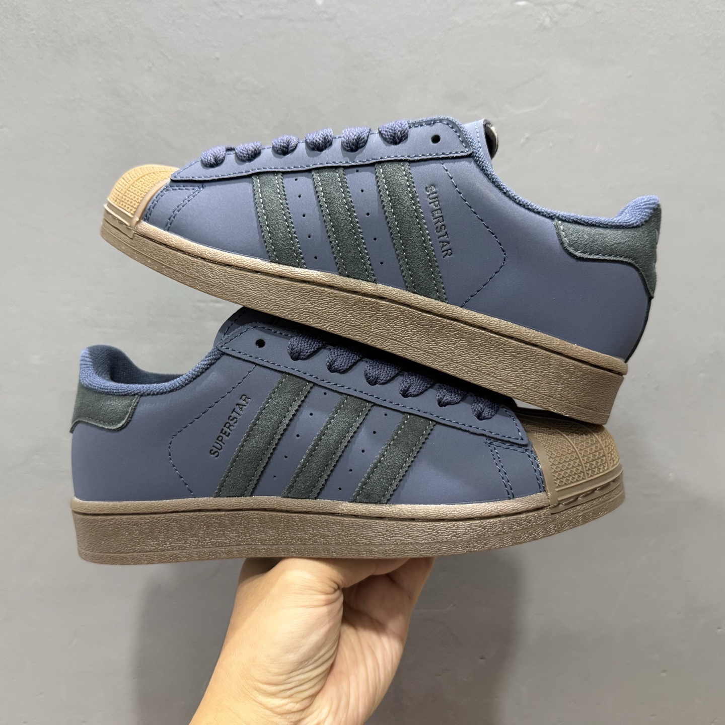 140 ：Adidas Originals Superstar贝壳头系列 阿迪达斯 低帮经典百搭休闲运动板鞋 JQ3226-132