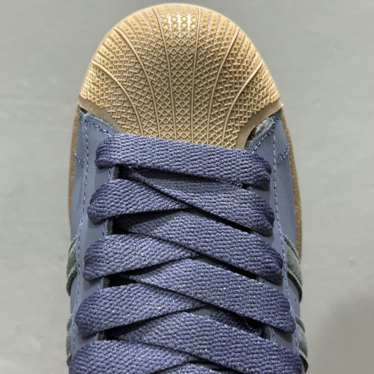 140 ：Adidas Originals Superstar贝壳头系列 阿迪达斯 低帮经典百搭休闲运动板鞋 JQ3226-132