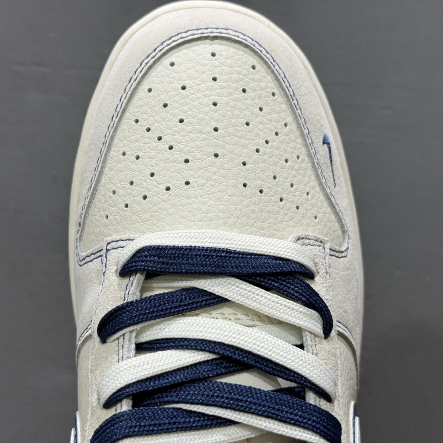 200 独家实拍Nk SB Dunk Low 北面联名 猪八白蓝勾 周年高端定制 低帮休闲板鞋 DM6868-023