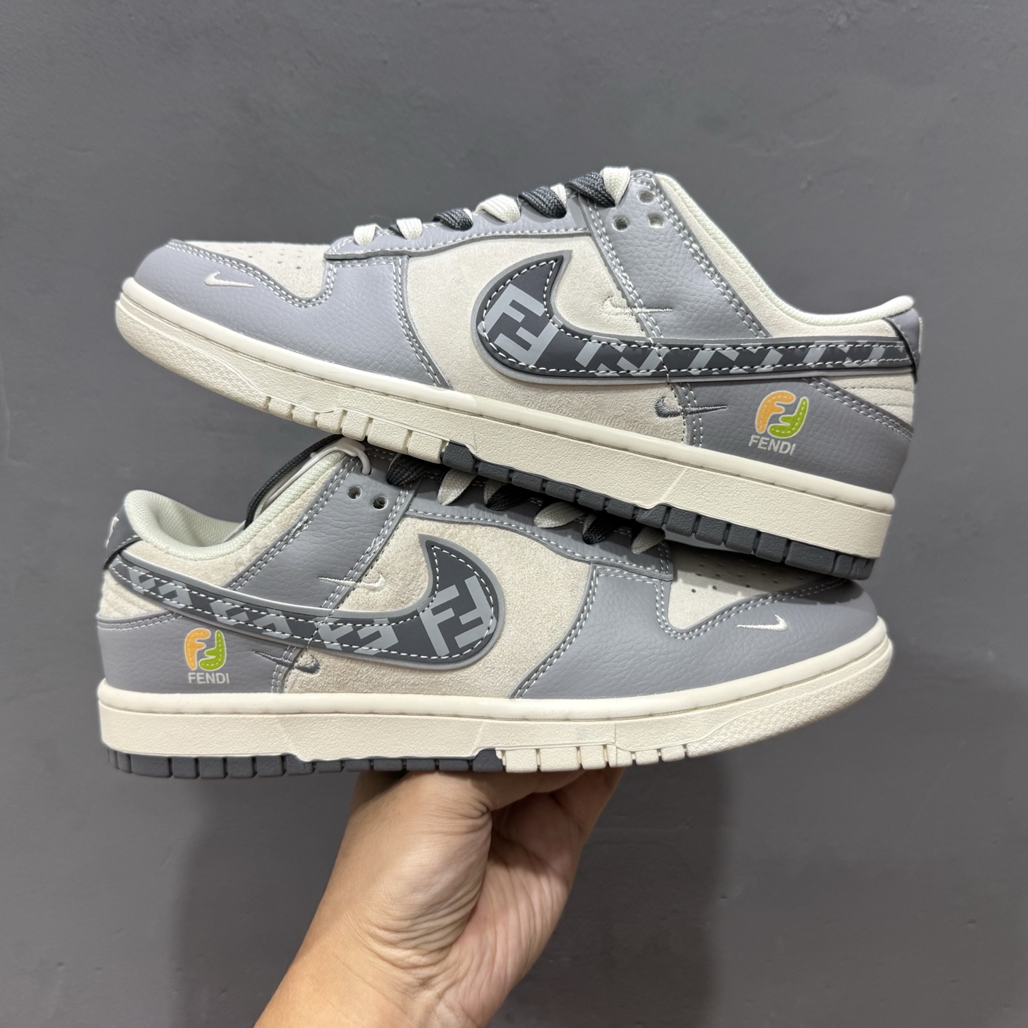 200 独家实拍Nk SB Dunk Low 芬迪联名 灰白灰勾 周年高端定制 低帮休闲板鞋 DM6868-021