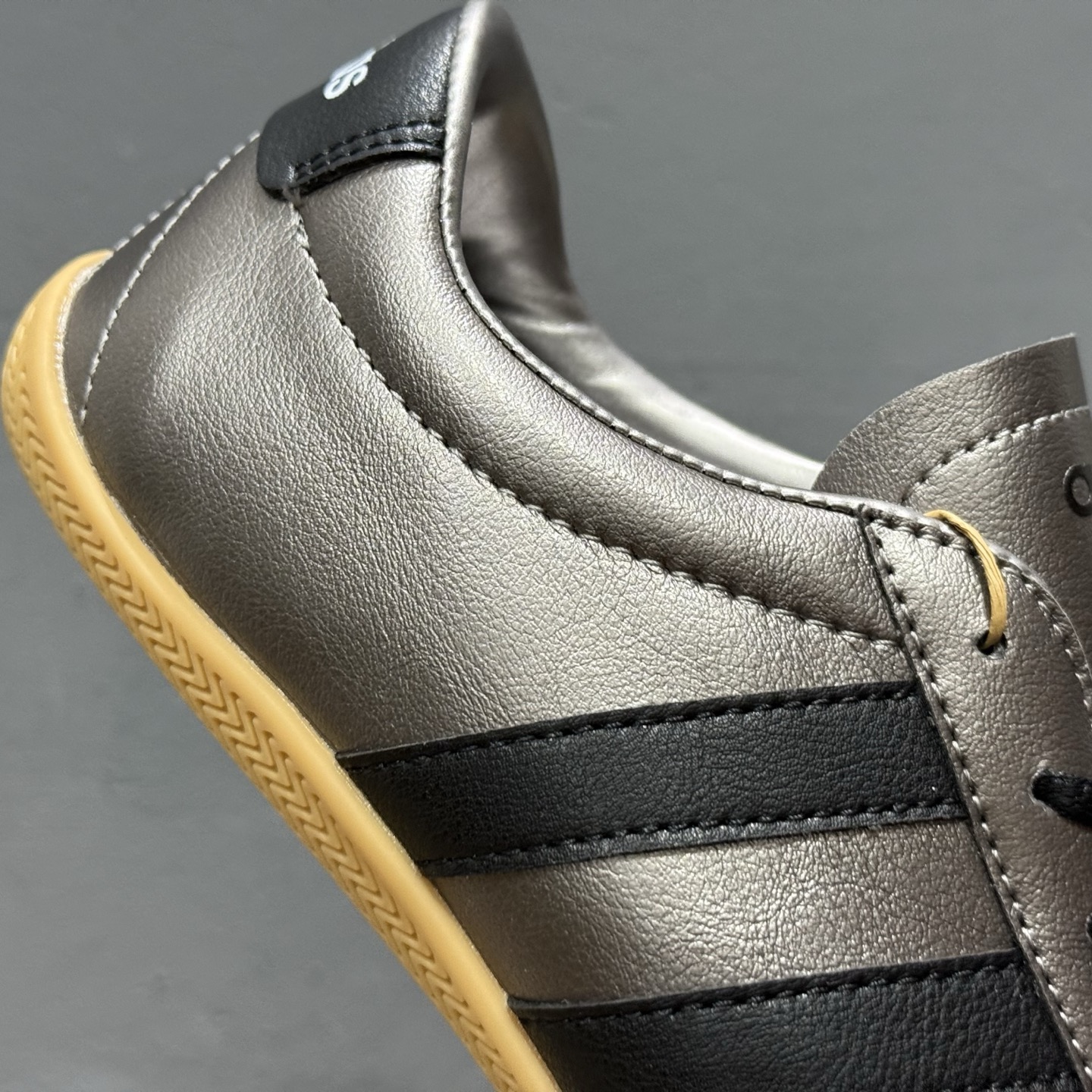 ￥140 Adidas Grand Court JQ9681 阿迪舒适百搭时尚简约低帮网球鞋