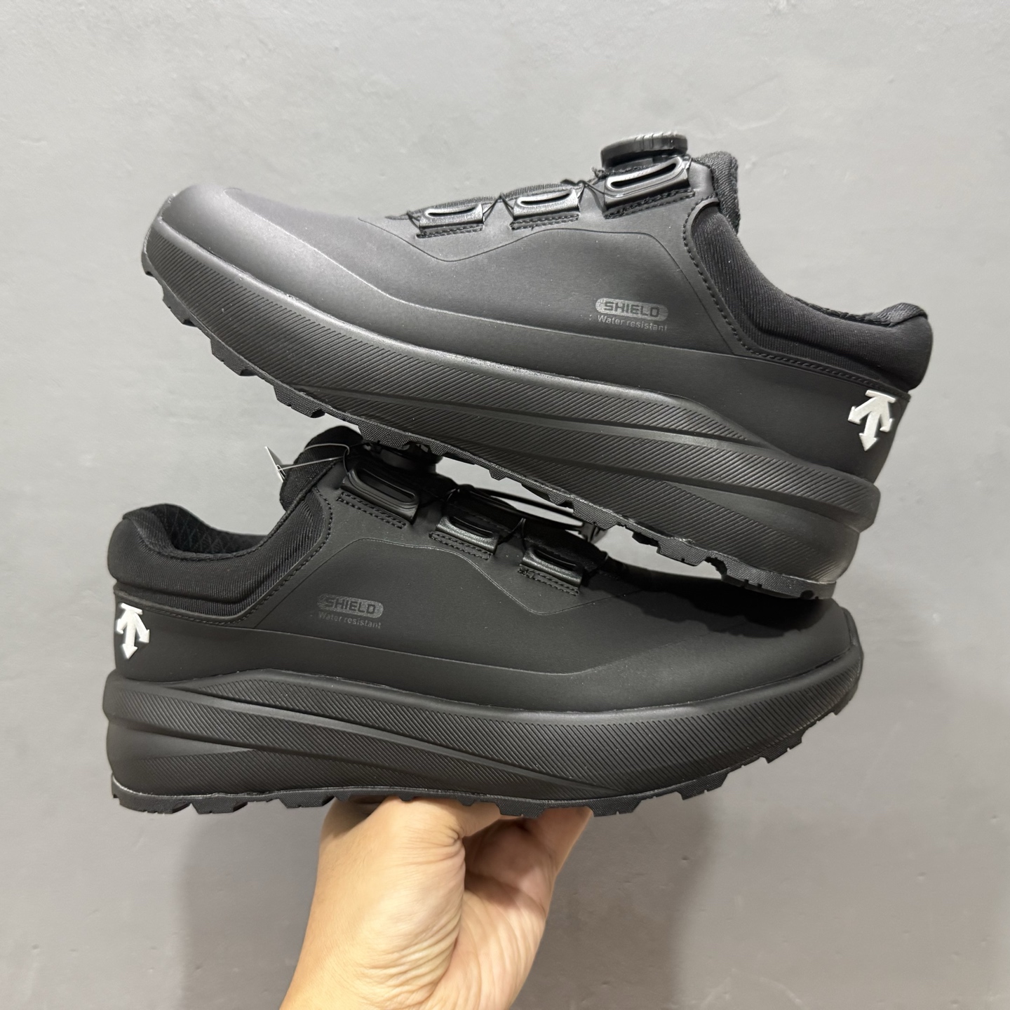 300 迪桑特DESCENTE RUNNING DFLUID流体鞋缓震BOA TPU防水支撑回弹跑步鞋-Chinese UA Cheap High Quatity Brand Clothes Bags handbags Sneakers wholesale wholesaler seller from China Factory suppliers Fashion Clothing Shoes best Quality Beautiful Price 300 迪桑特DESCENTE RUNNING DFLUID流体鞋缓震BOA TPU防水支撑回弹跑步鞋