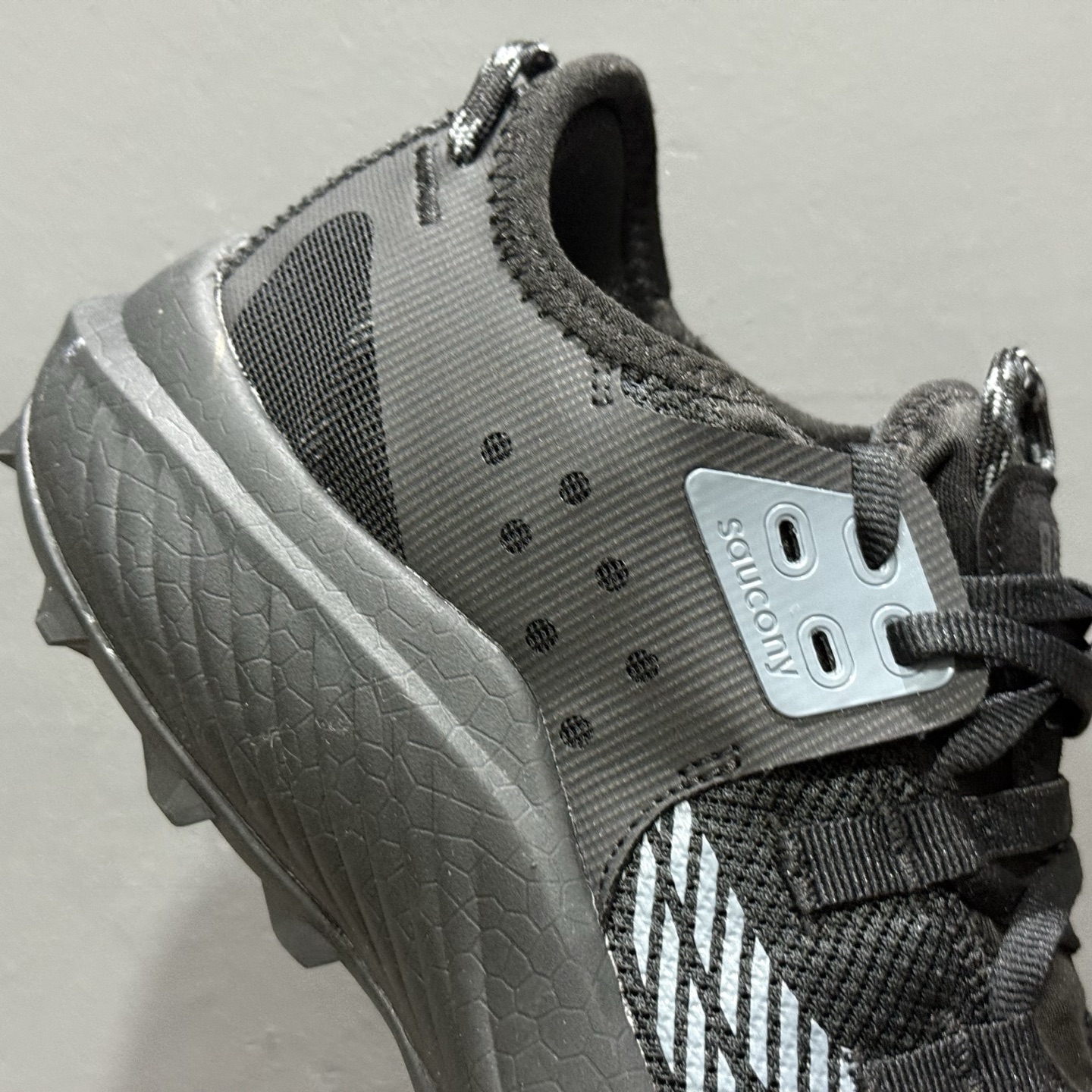 200 SAUCONY索康尼 ENDORPHIN RIFT系列 低帮缓震跑步鞋 S10856-31