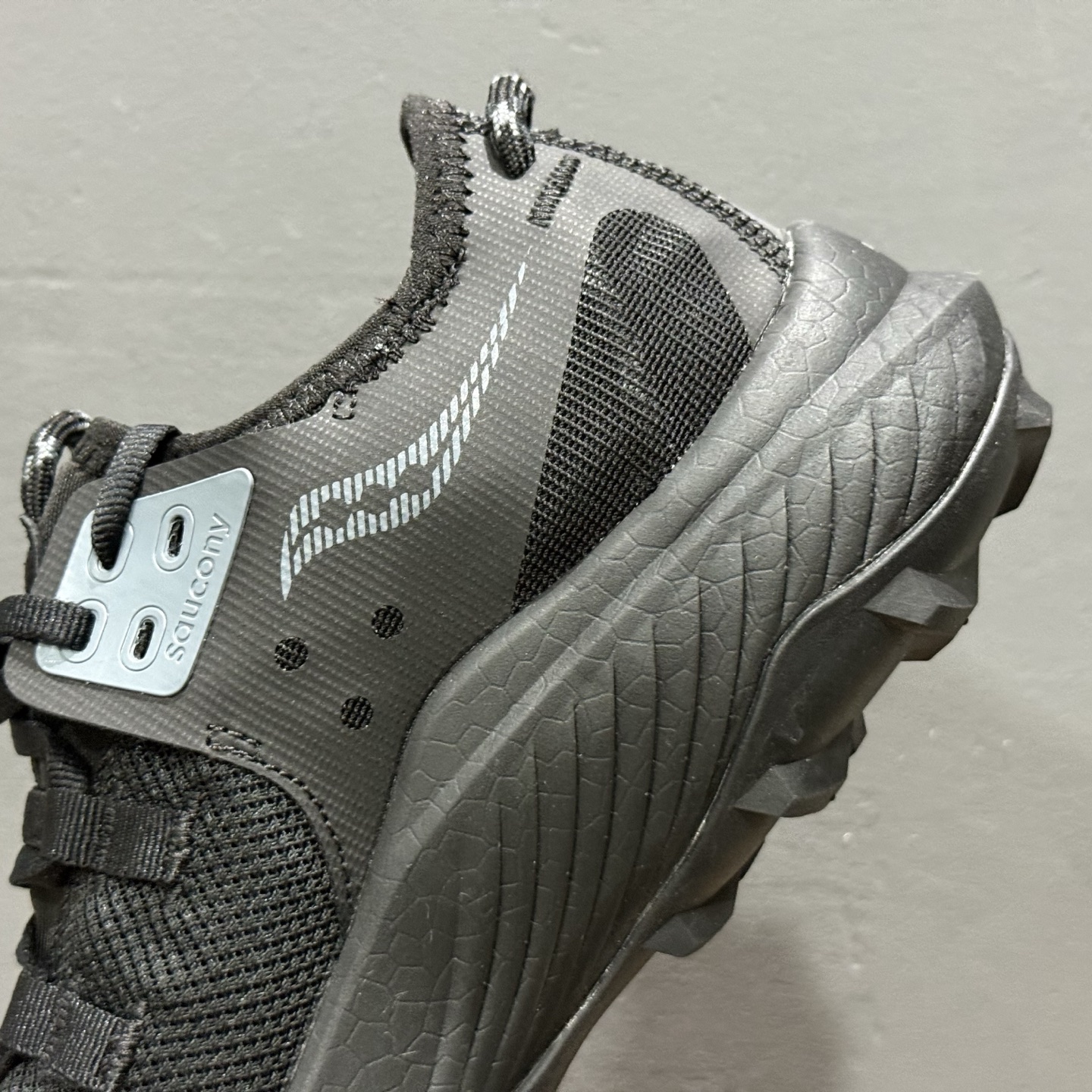 200 SAUCONY索康尼 ENDORPHIN RIFT系列 低帮缓震跑步鞋 S10856-31