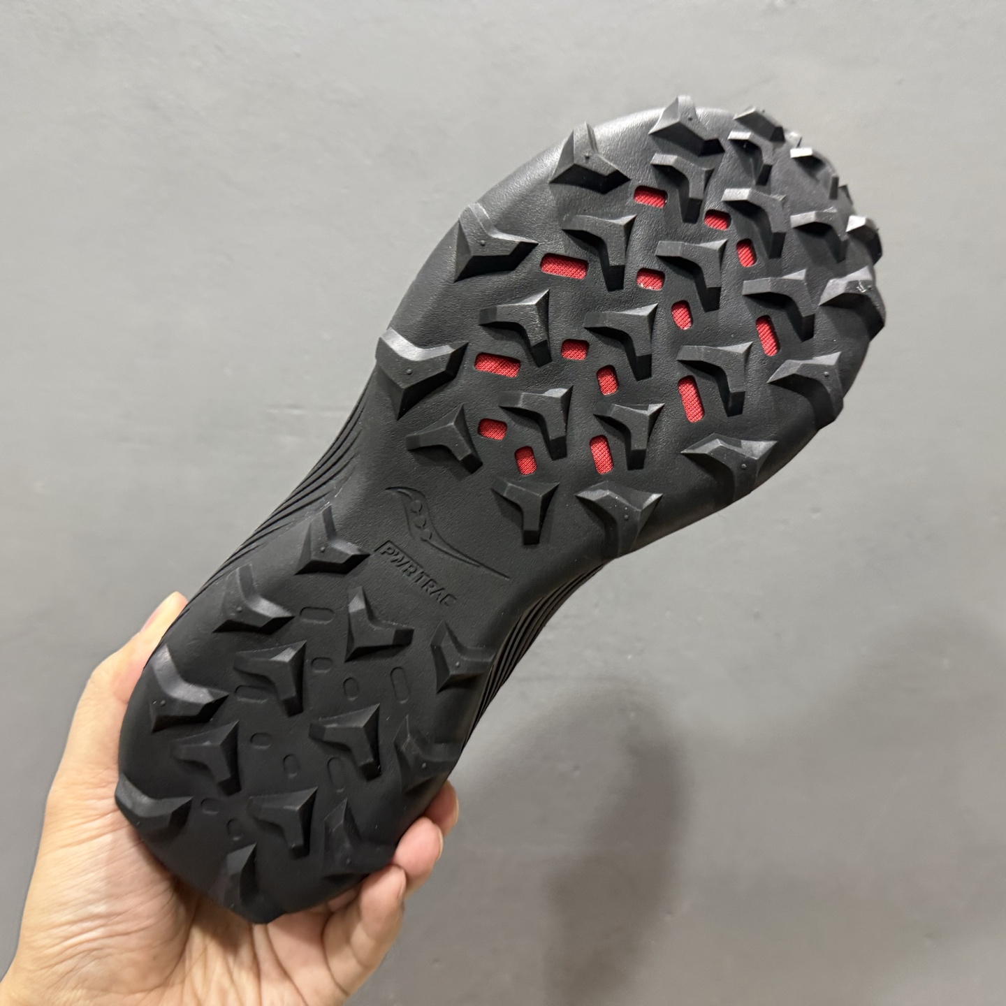 200 SAUCONY索康尼 ENDORPHIN RIFT系列 低帮缓震跑步鞋 S10856-31