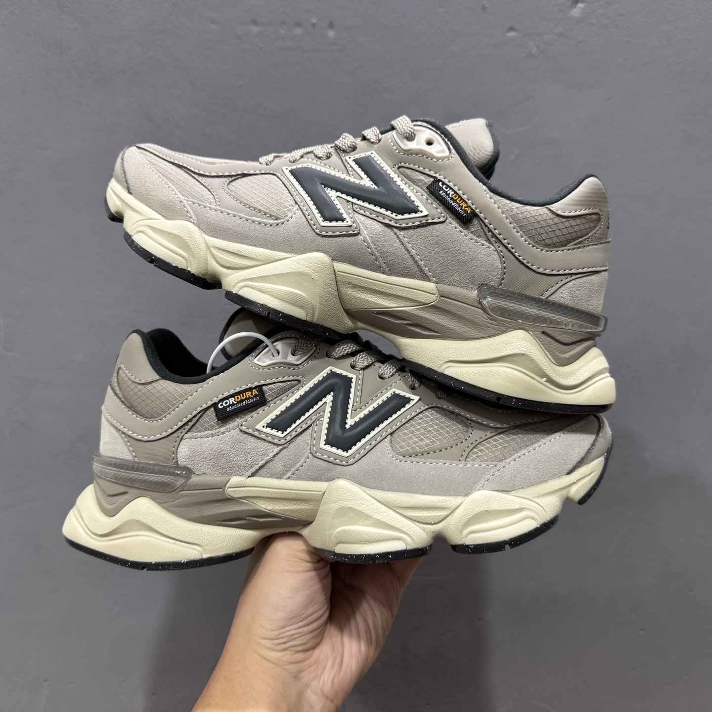 ￥240 New Balance NB9060 联名款 复古休闲运动慢跑鞋 U9060ORD
