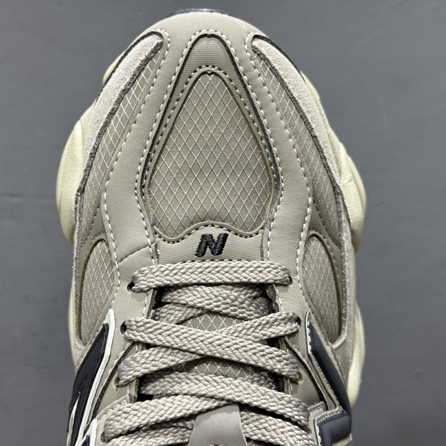 ￥240 New Balance NB9060 联名款 复古休闲运动慢跑鞋 U9060ORD