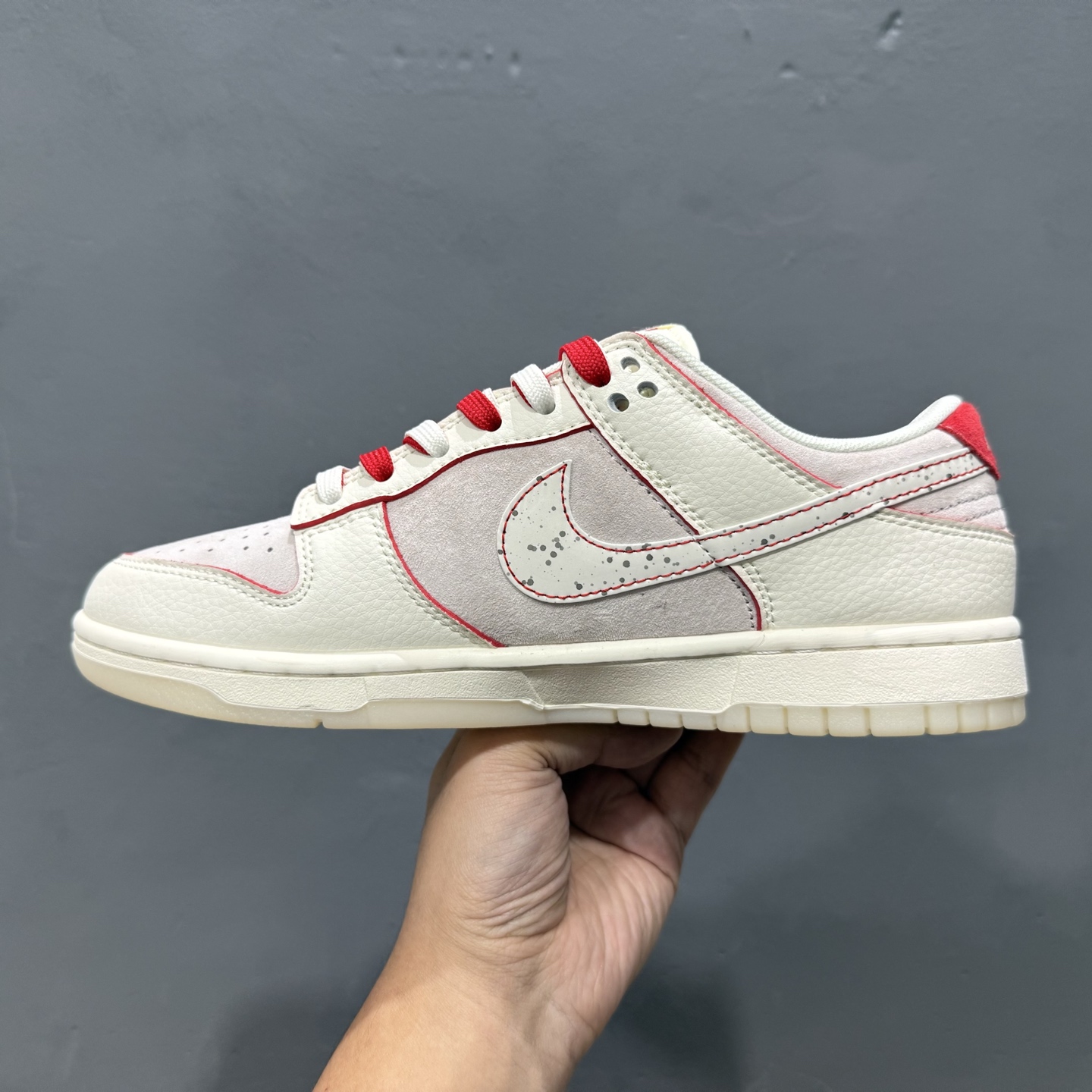 独家实拍Nk SB Dunk Low Sup联名 猪八白勾 周年高端定制 低帮休闲板鞋 DM6868-033