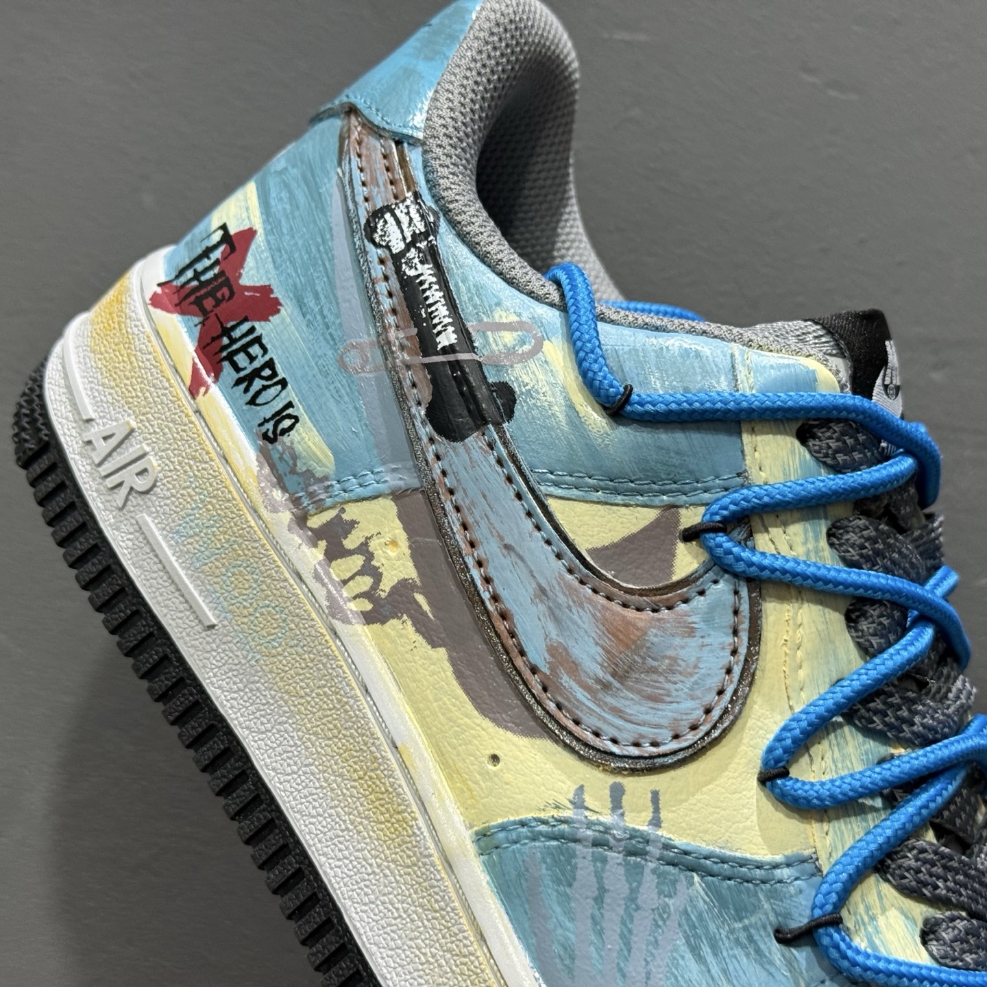 手绘涂鸦“雾蓝英雄”Nike Air Force 1 “Mist Blue Hero”空军一号定制板鞋 ZG0088-228