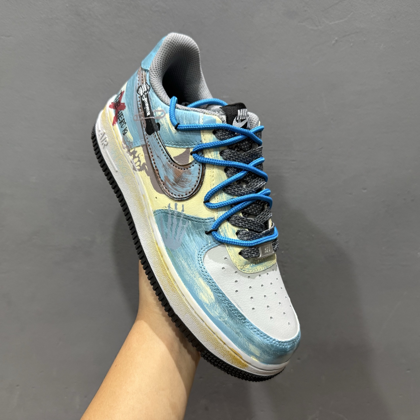 手绘涂鸦“雾蓝英雄”Nike Air Force 1 “Mist Blue Hero”空军一号定制板鞋 ZG0088-228