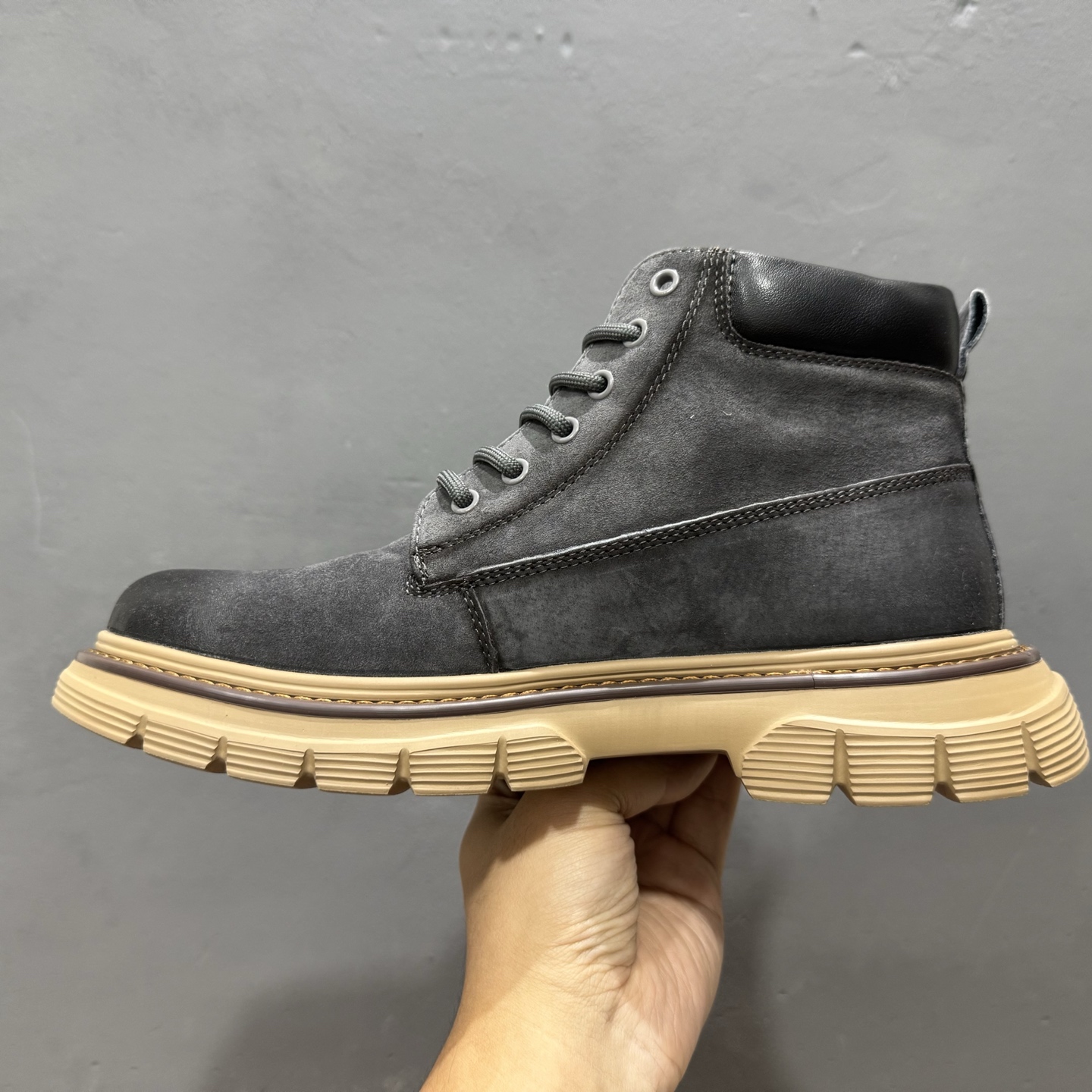 新货Timberland添柏岚/天伯伦户外高帮休闲大黄靴系列