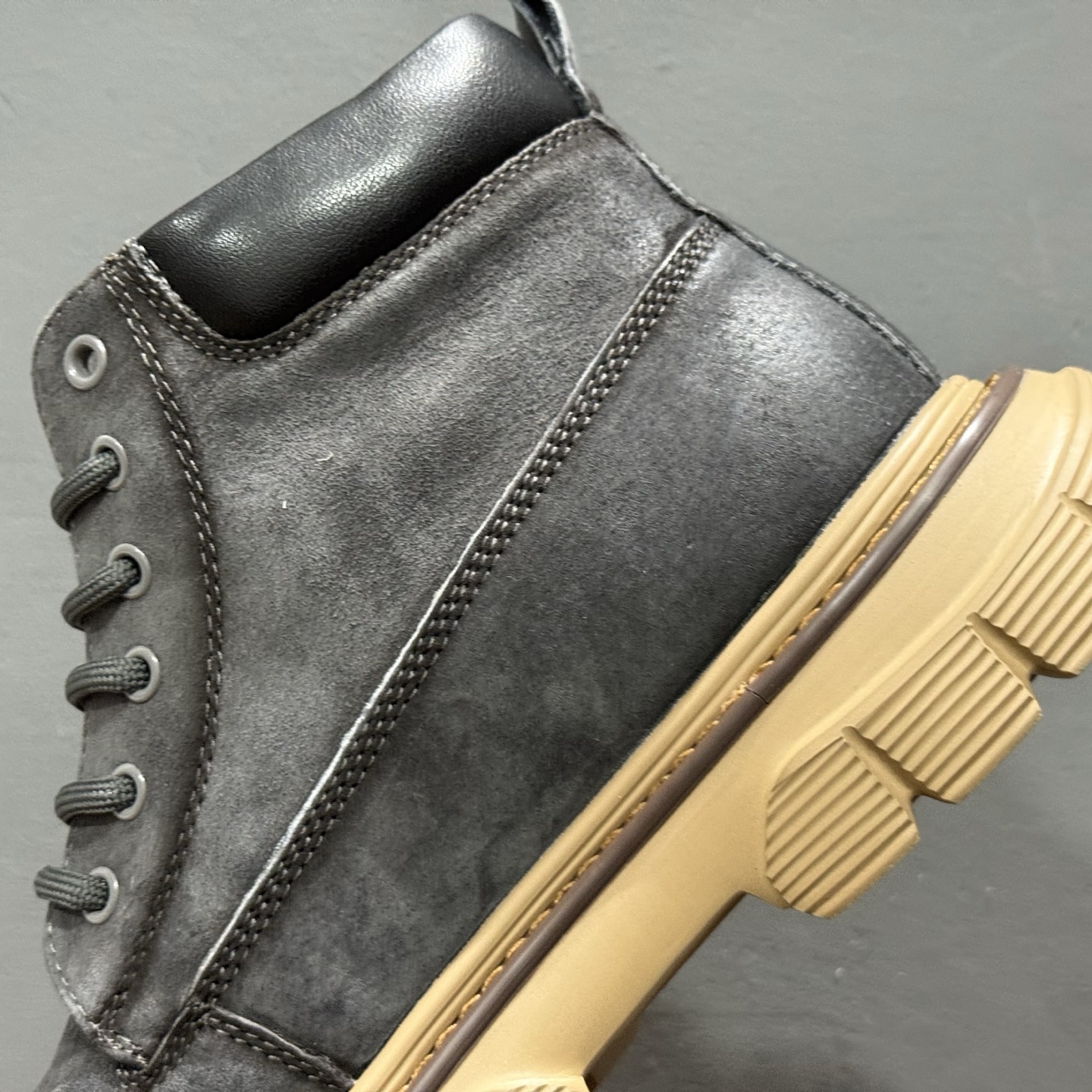 新货Timberland添柏岚/天伯伦户外高帮休闲大黄靴系列