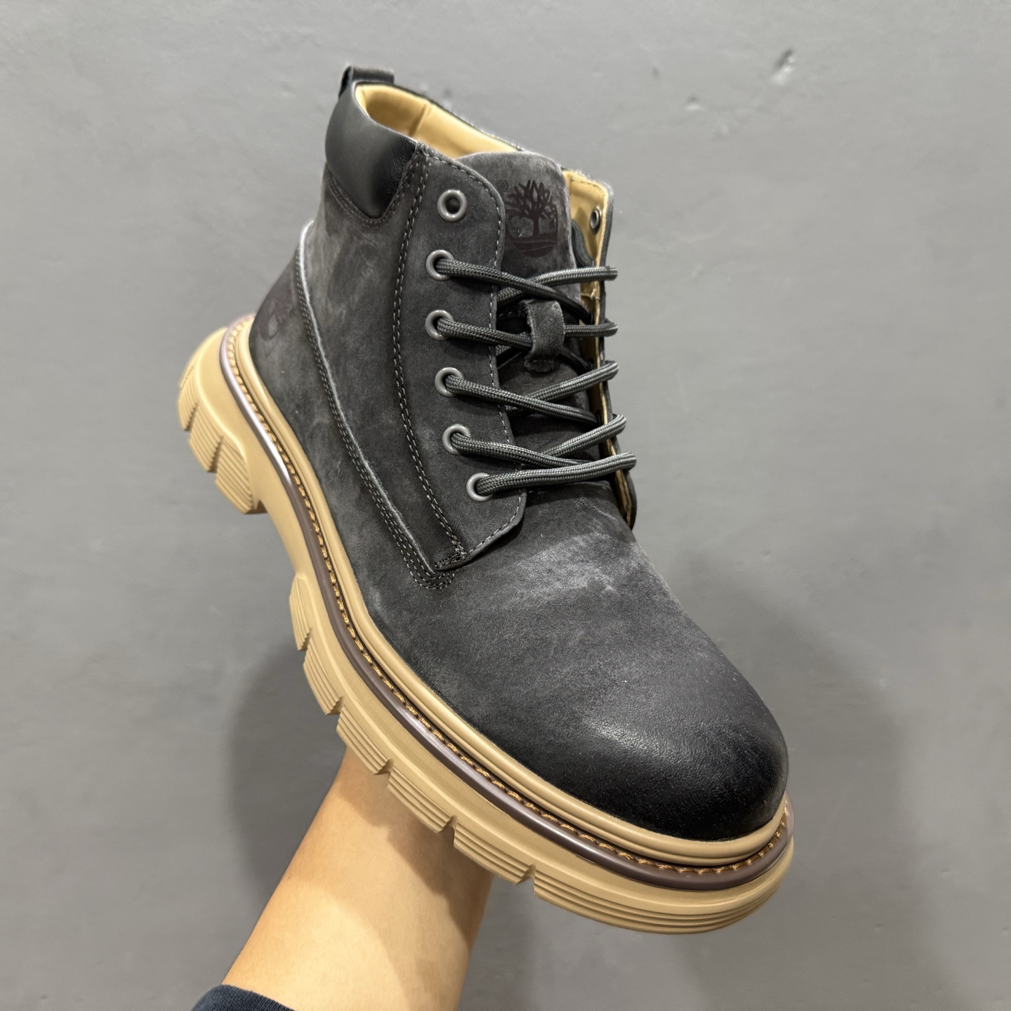 新货Timberland添柏岚/天伯伦户外高帮休闲大黄靴系列